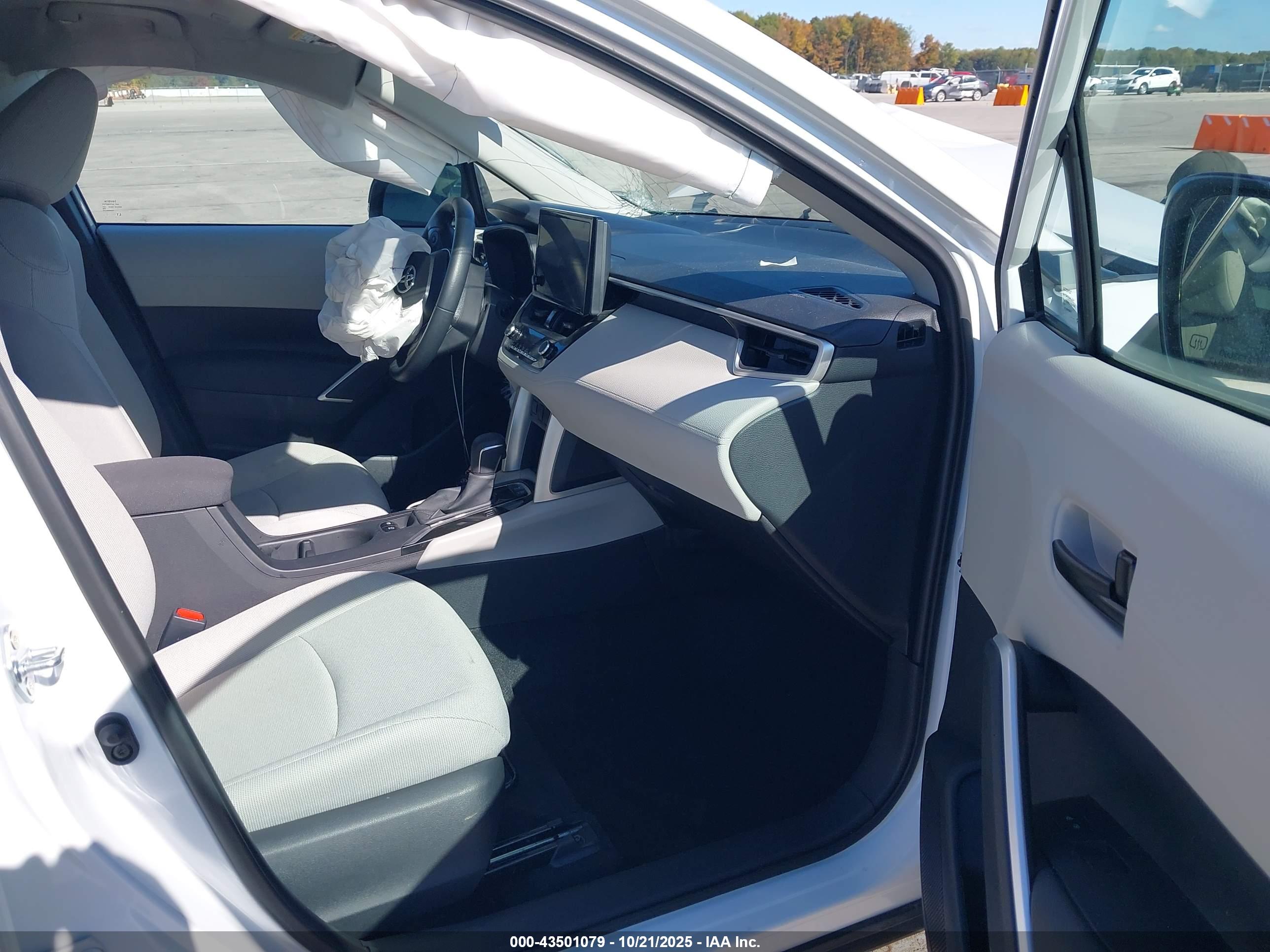 TOYOTA COROLLA image 5