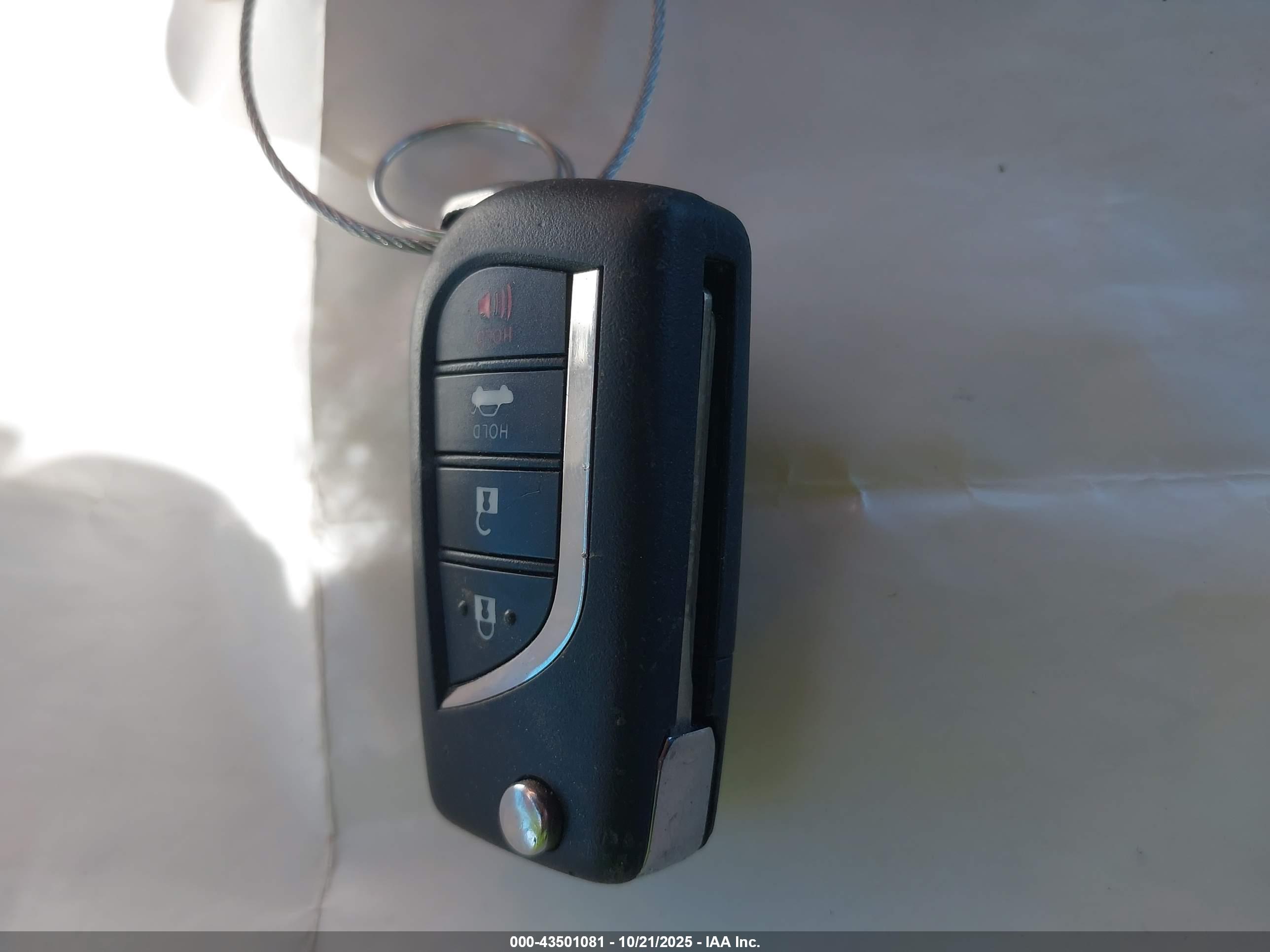 TOYOTA COROLLA image 11