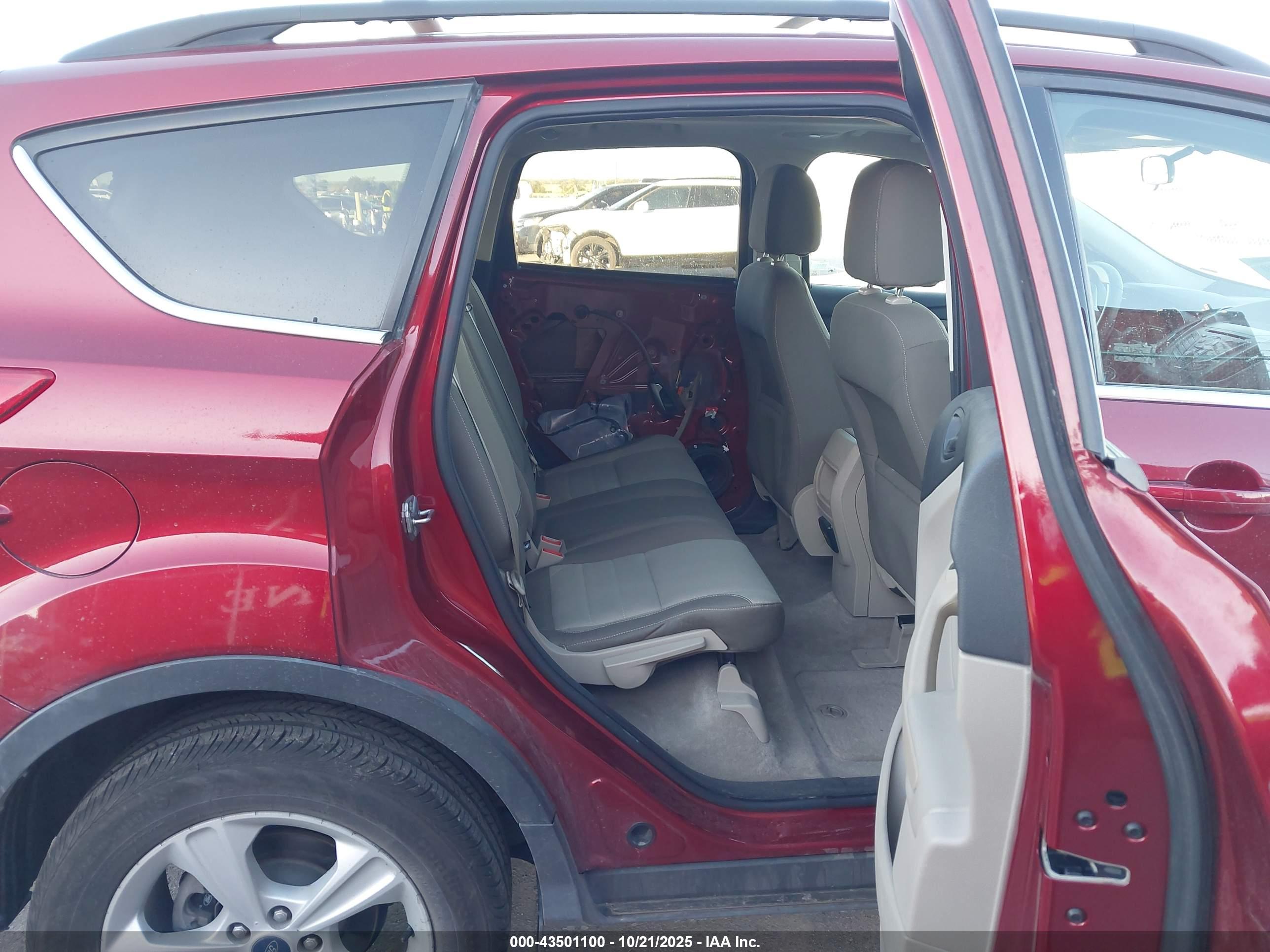 FORD ESCAPE image 8