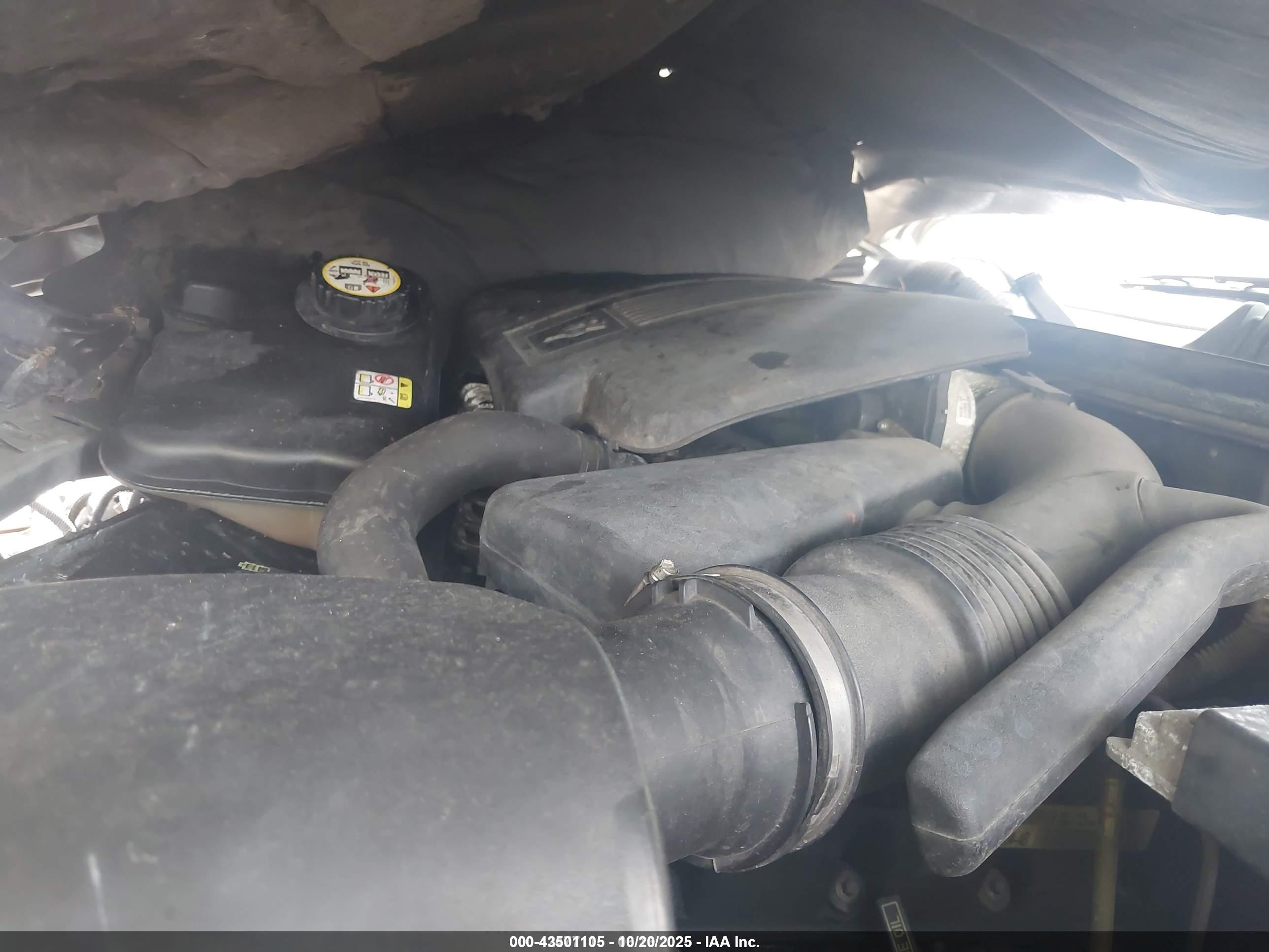LINCOLN TOWN image 10