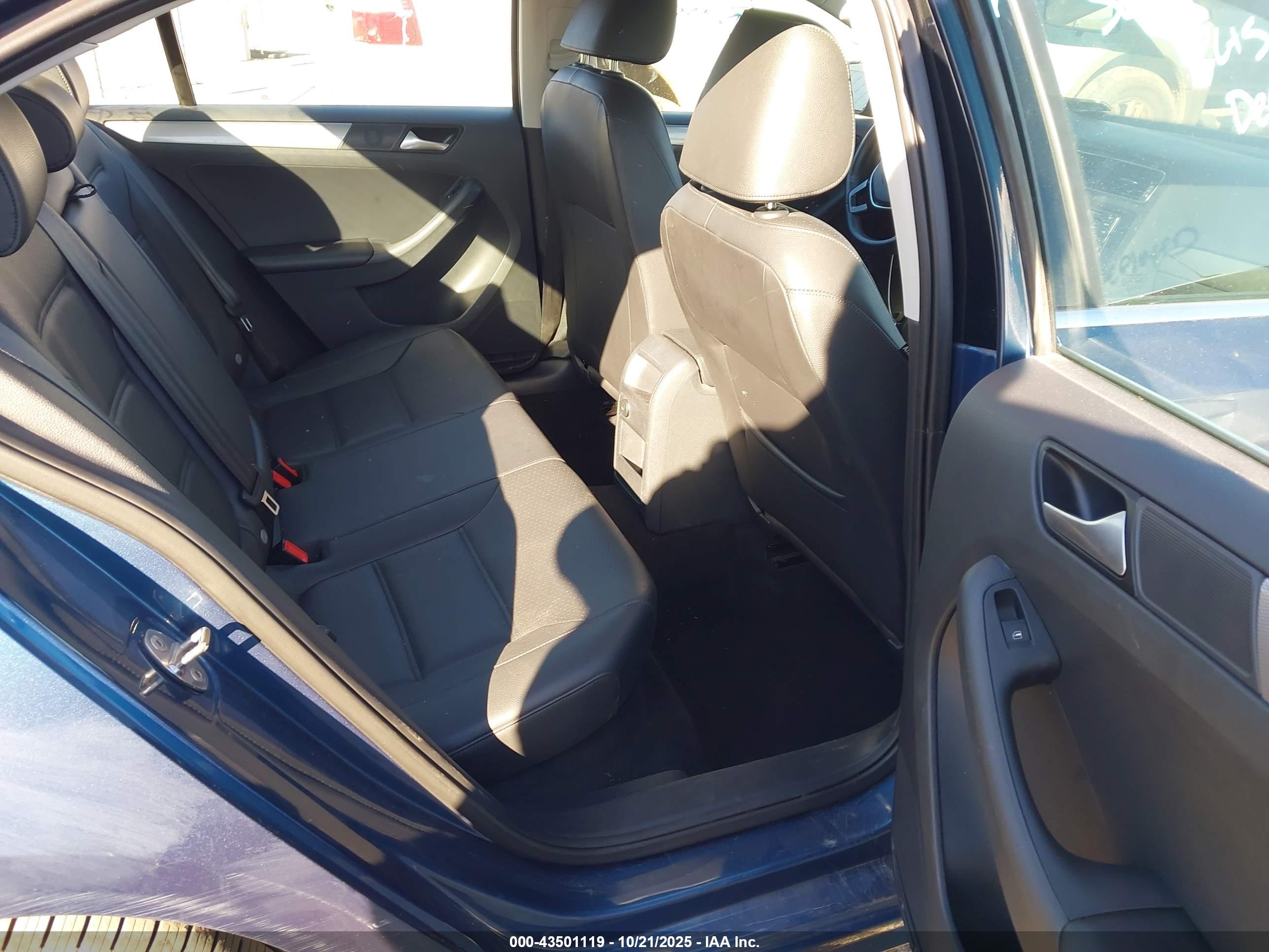 VOLKSWAGEN JETTA image 8