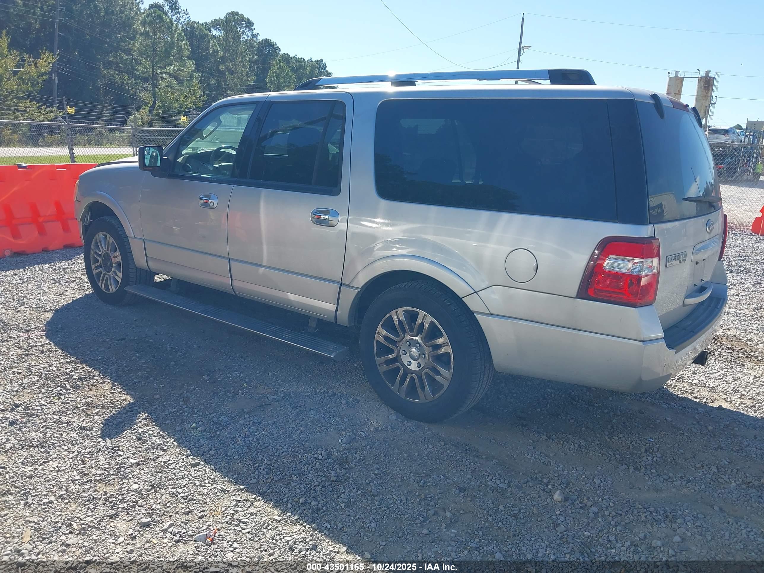FORD EXPEDITION image 3
