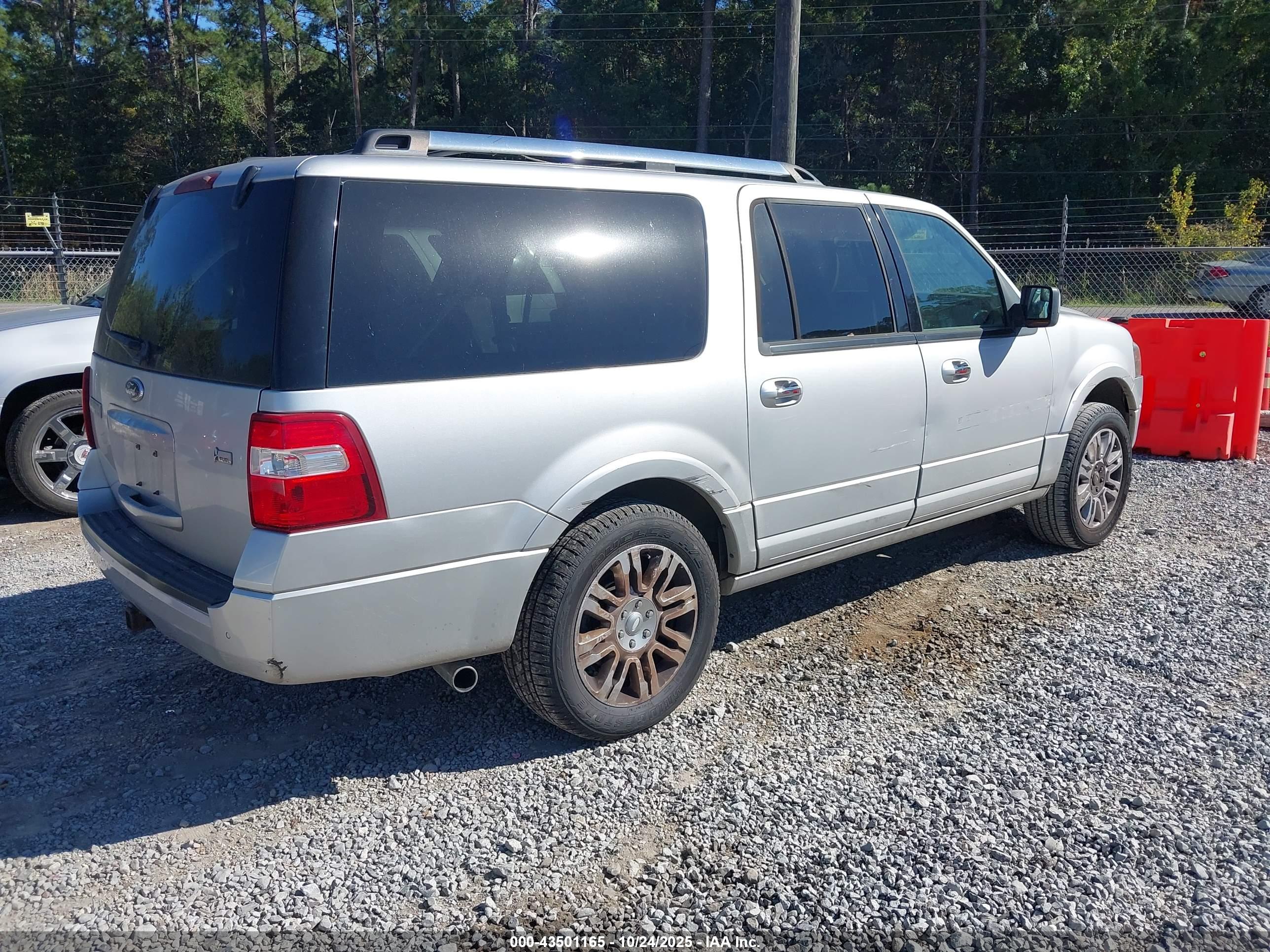 FORD EXPEDITION image 4
