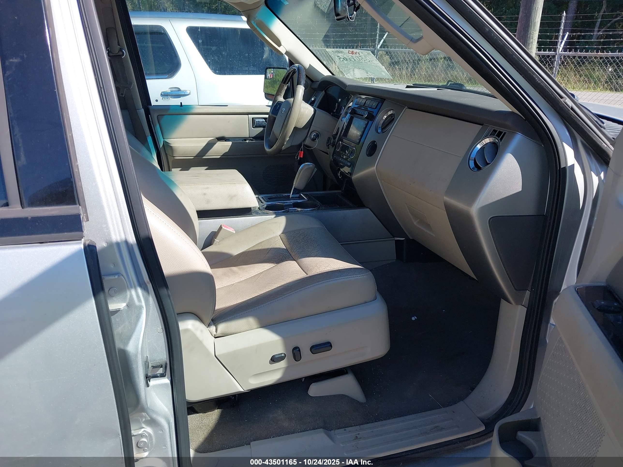 FORD EXPEDITION image 5