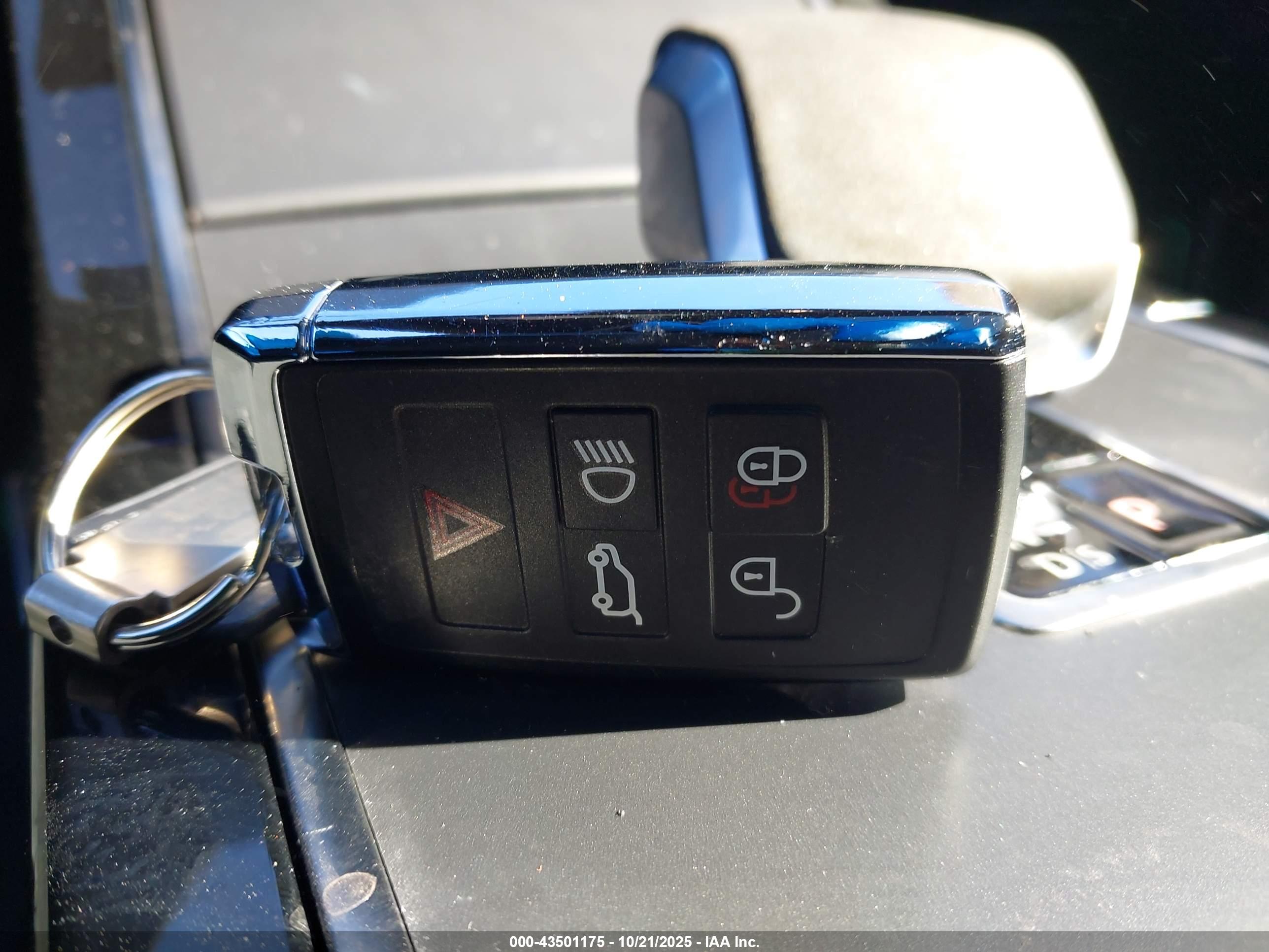 LAND ROVER image 11