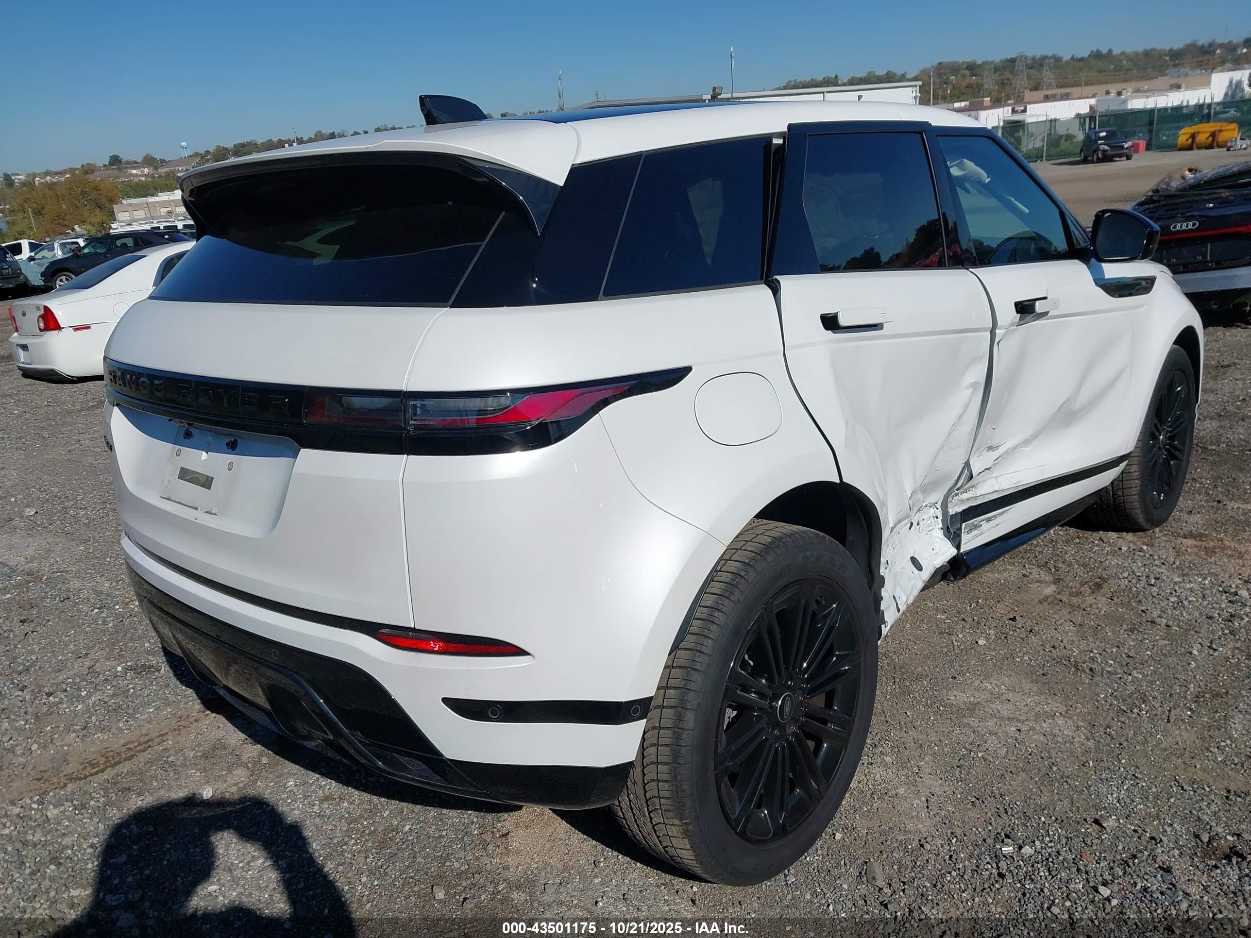 LAND ROVER image 4