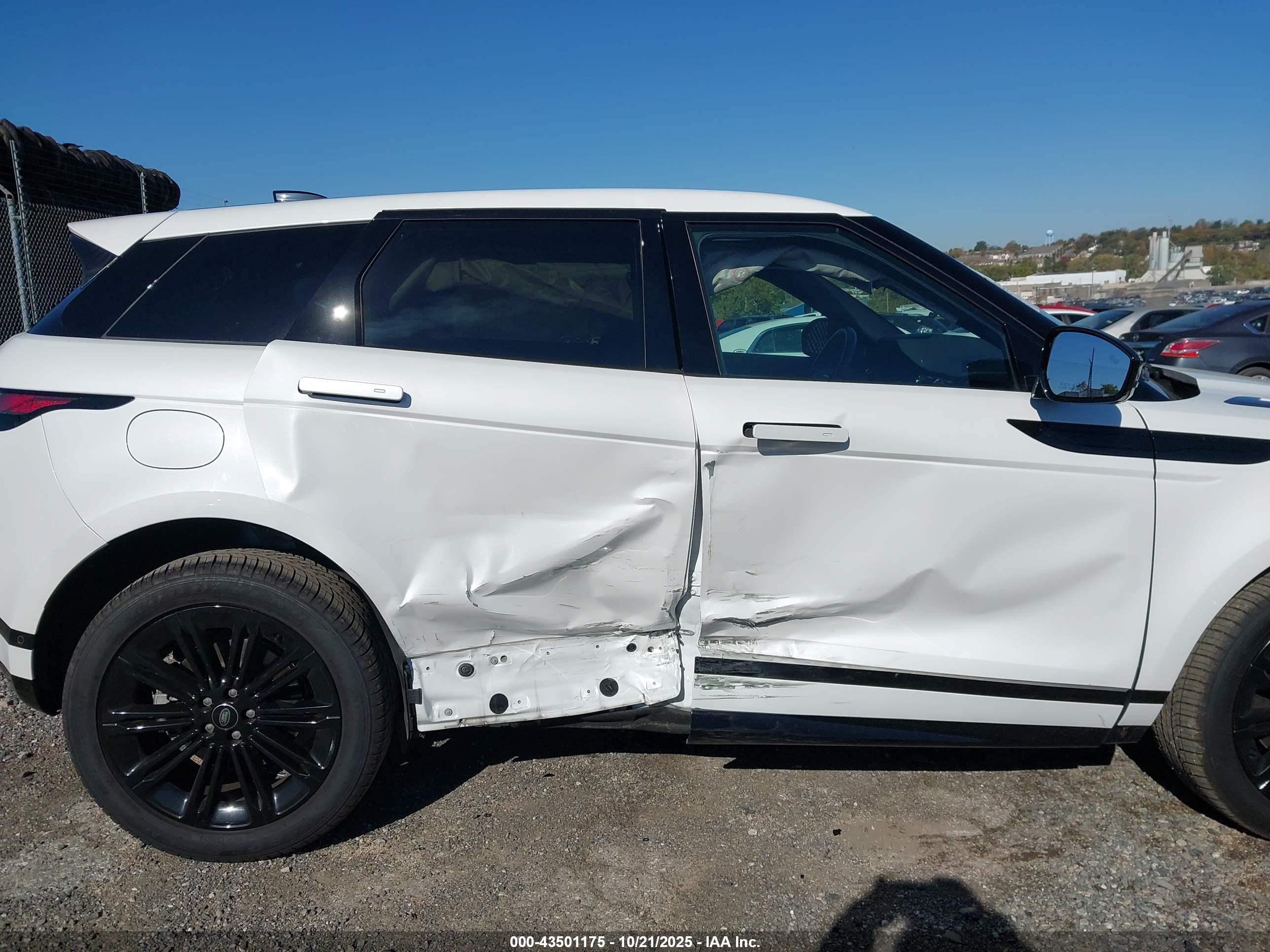 LAND ROVER image 6