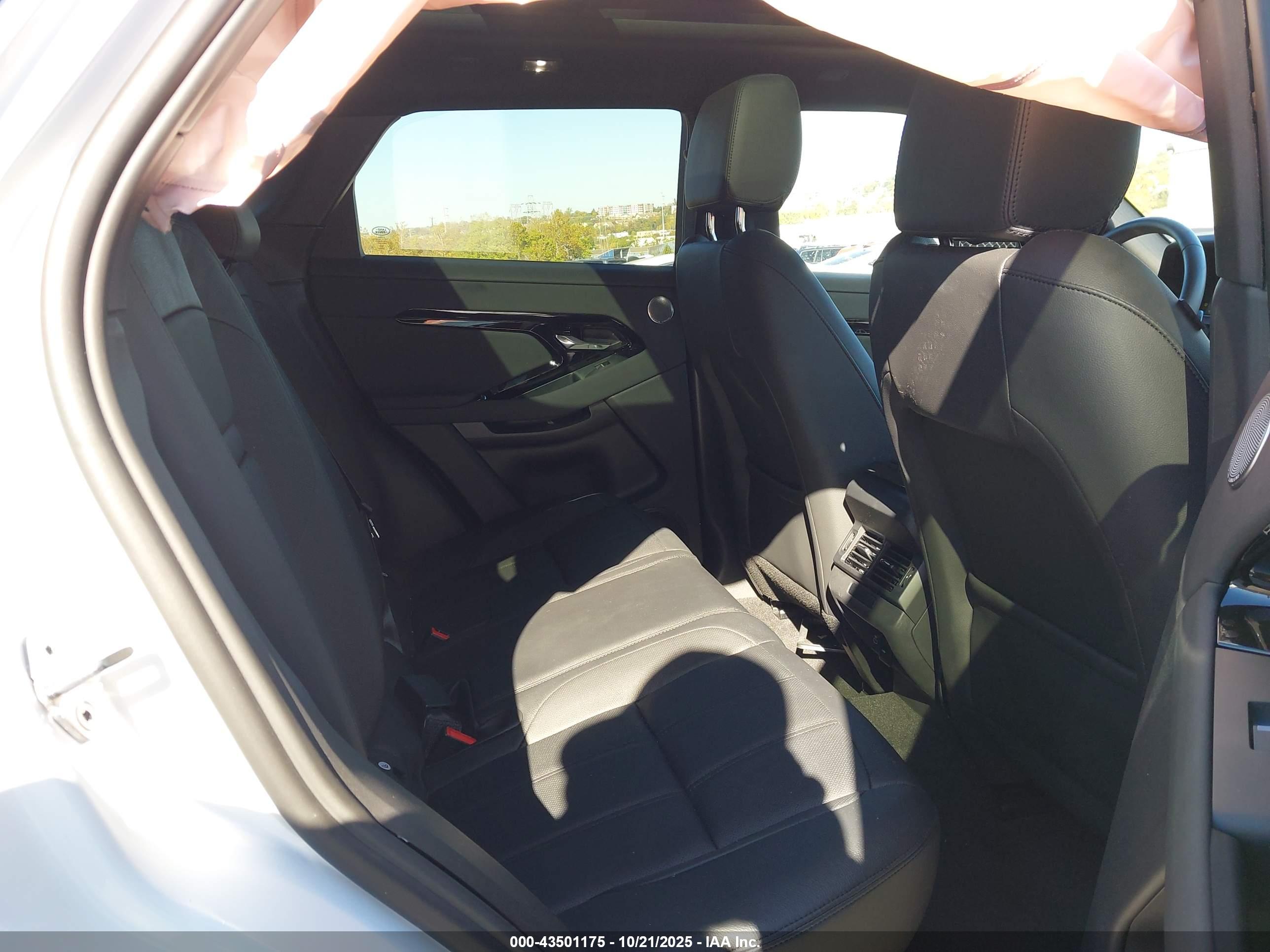 LAND ROVER image 8