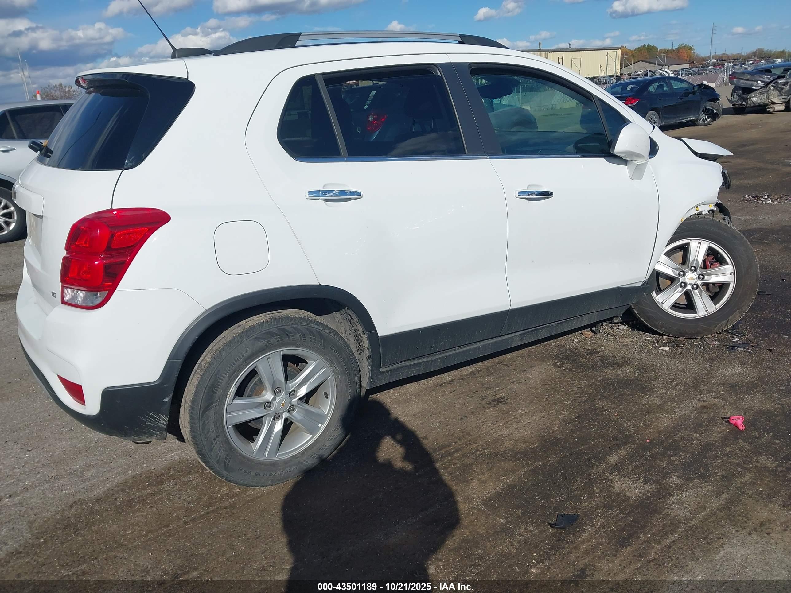 CHEVROLET TRAX image 4