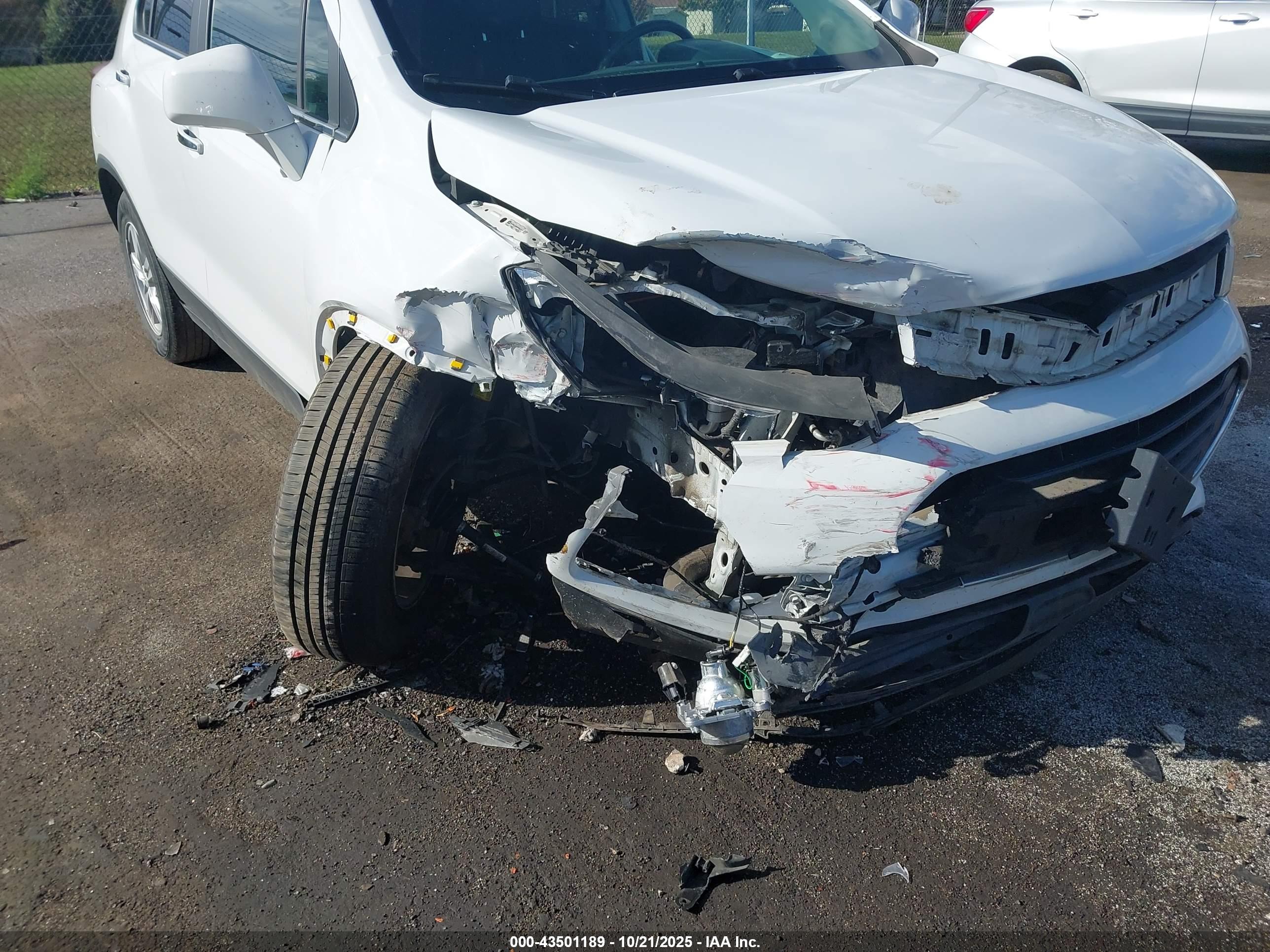 CHEVROLET TRAX image 6