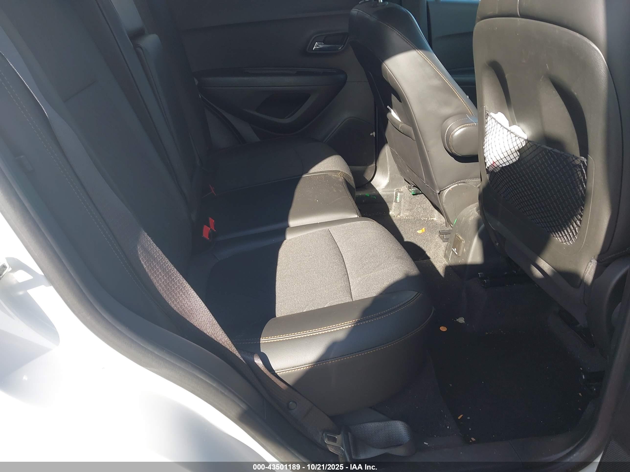 CHEVROLET TRAX image 8