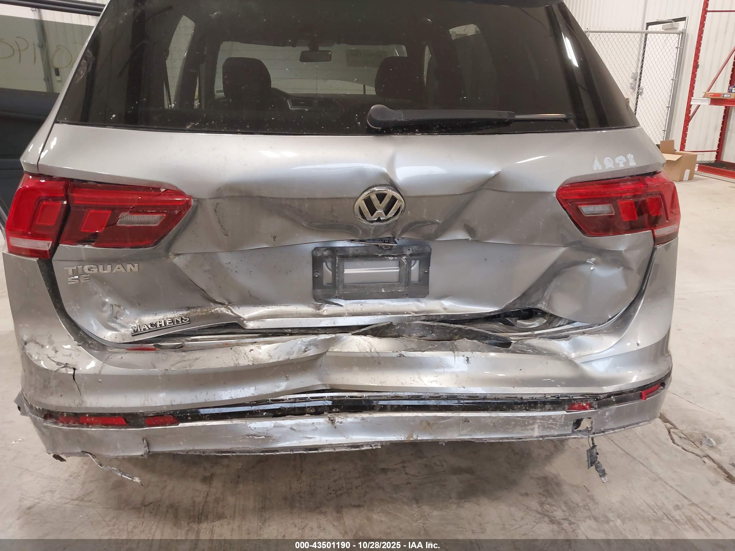 VOLKSWAGEN TIGUAN image 6