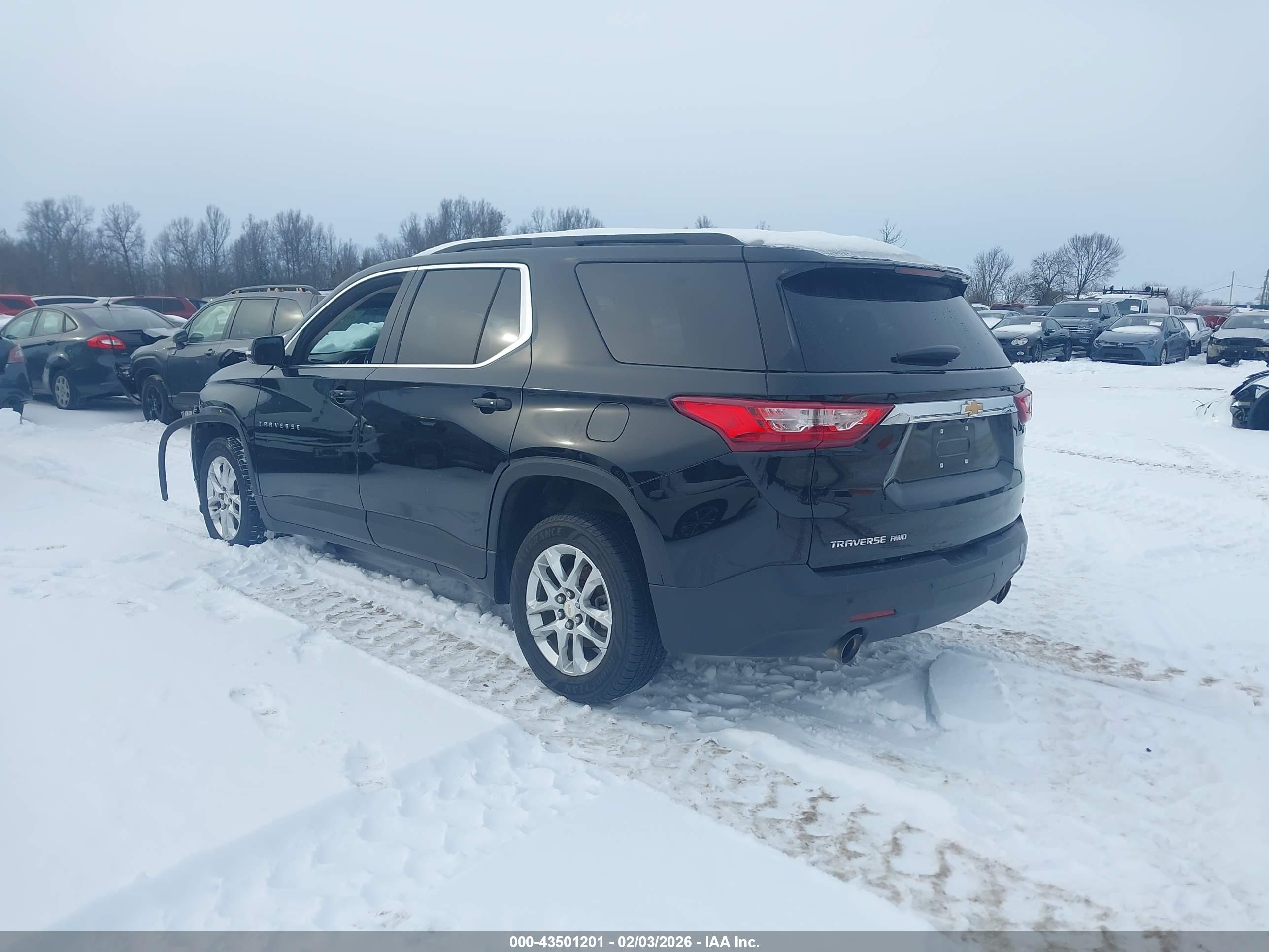 CHEVROLET TRAVERSE image 3