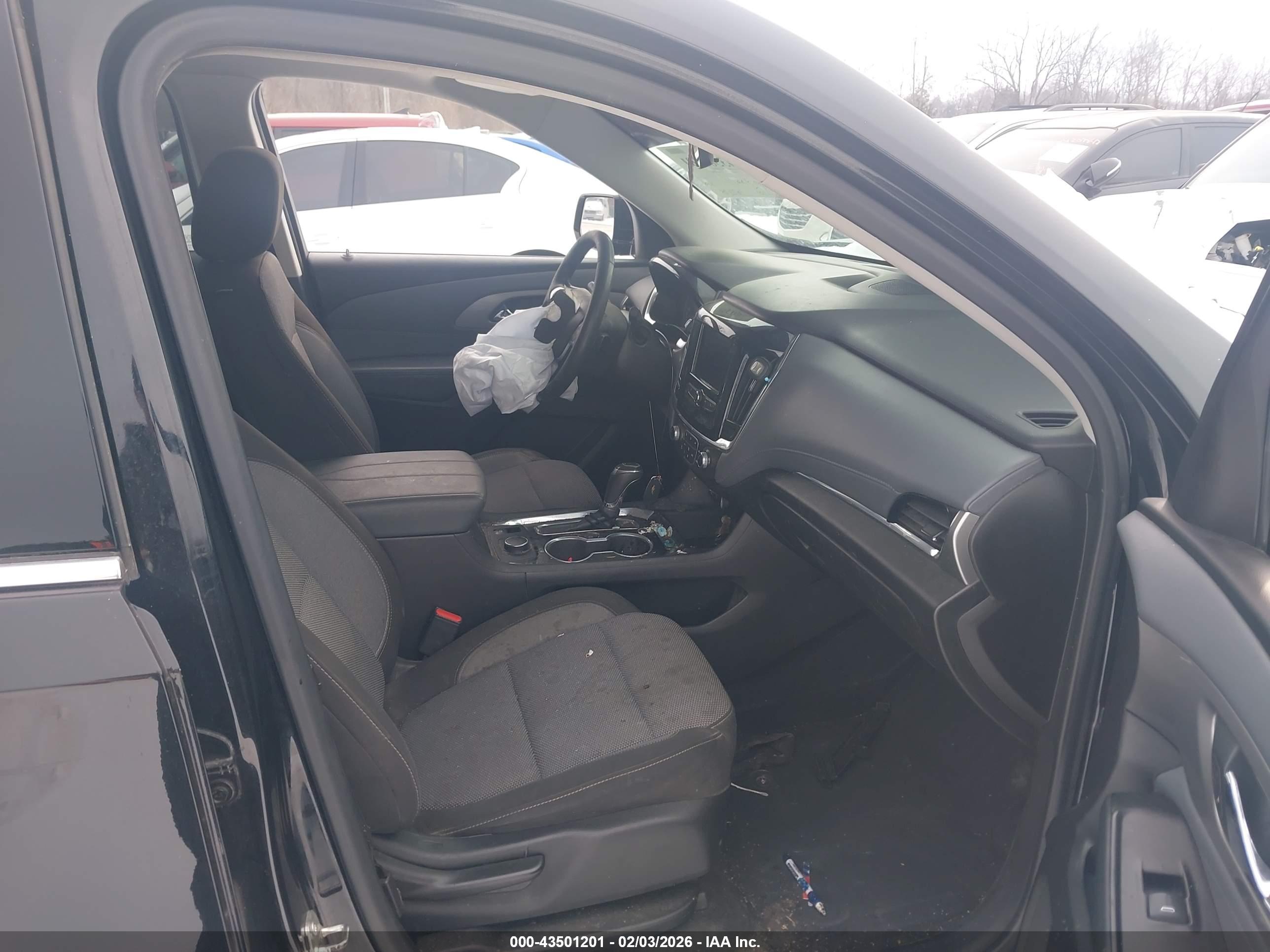 CHEVROLET TRAVERSE image 5