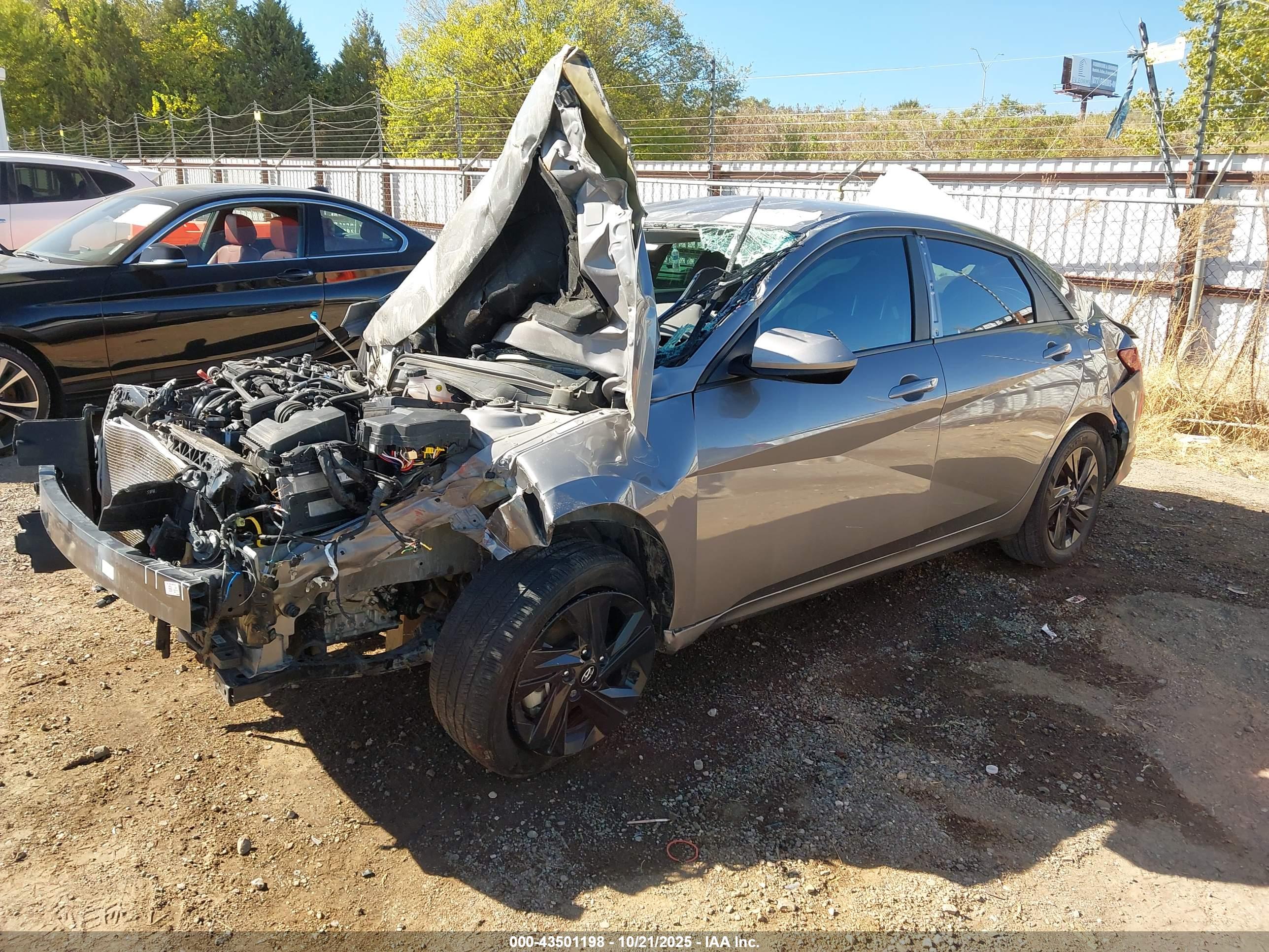 HYUNDAI ELANTRA image 2
