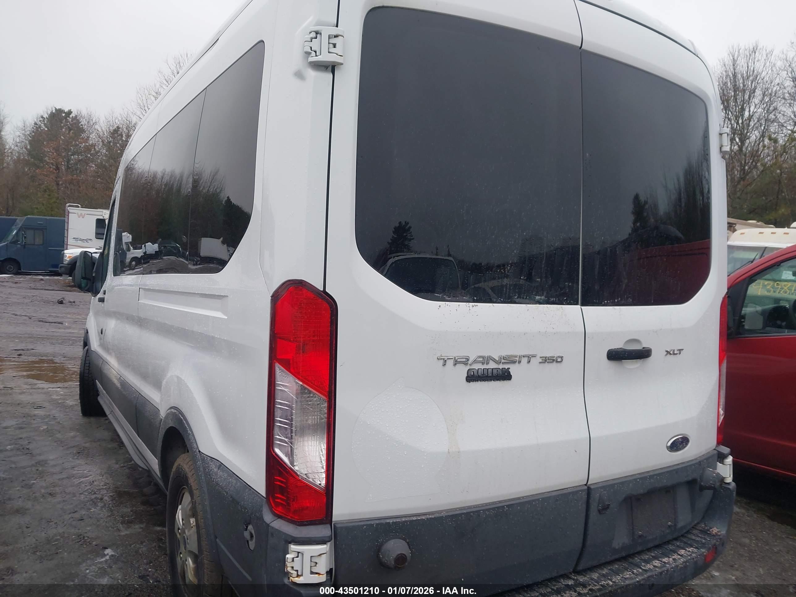 FORD TRANSIT-350 image 3