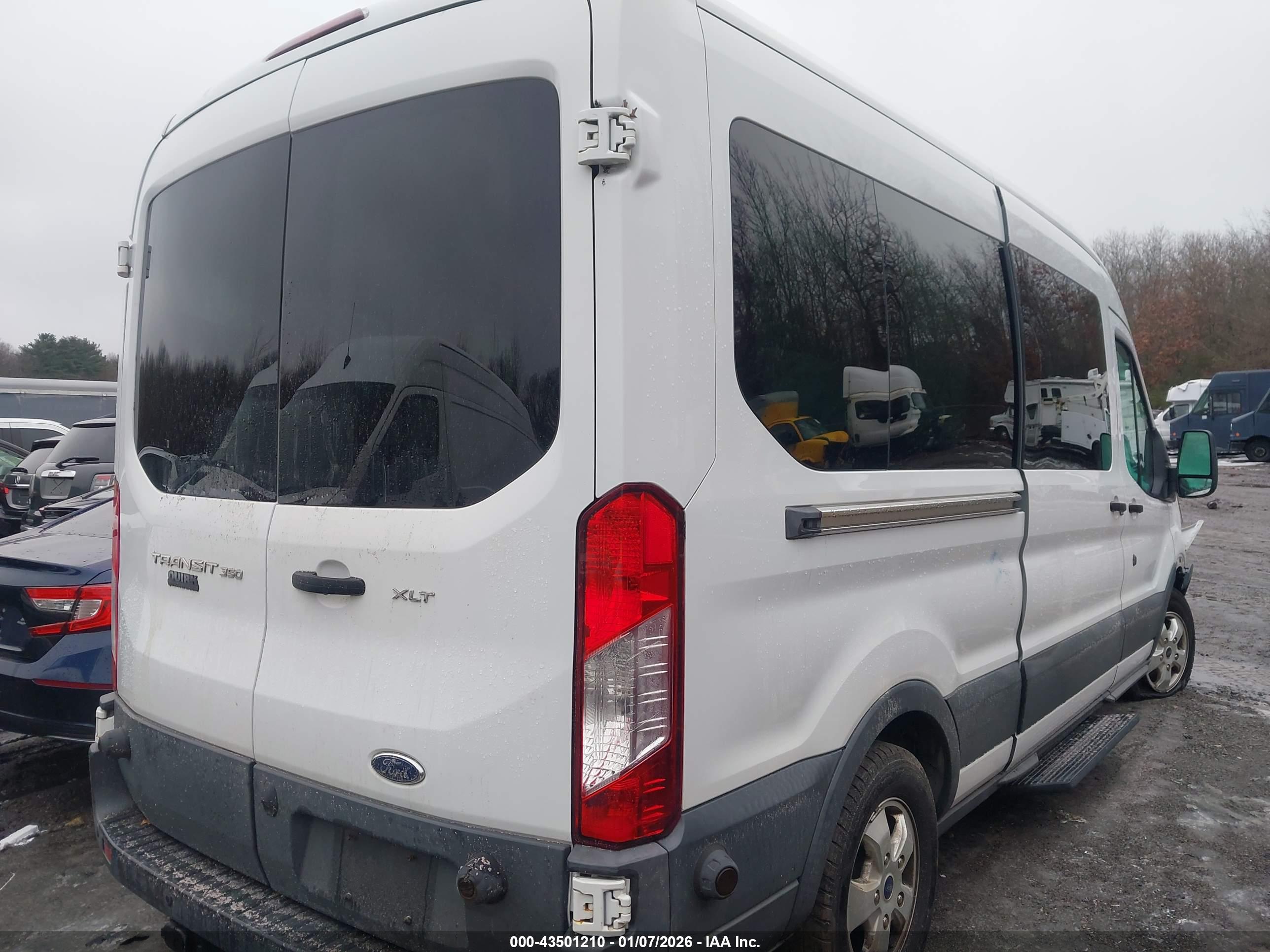FORD TRANSIT-350 image 4