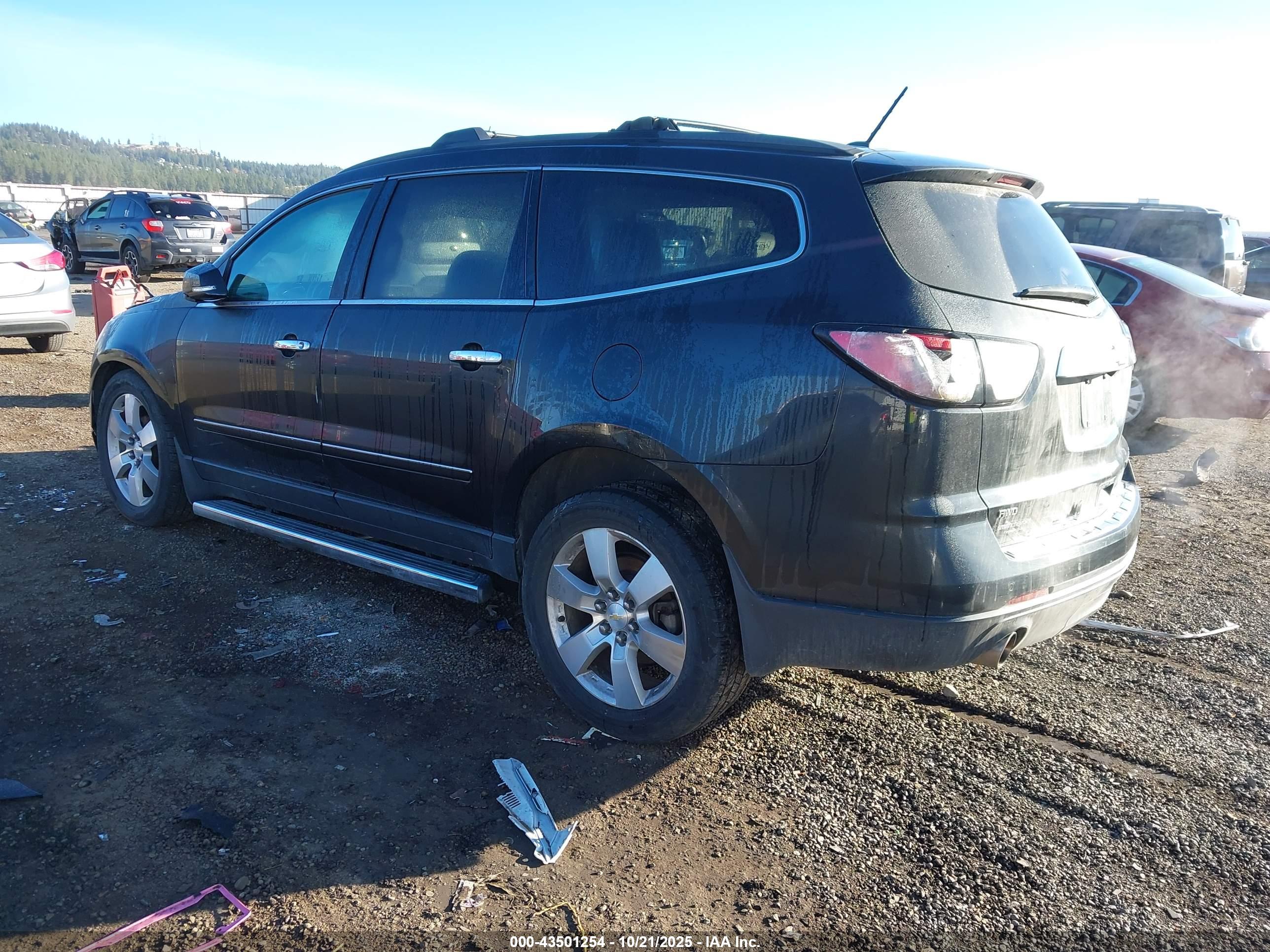 CHEVROLET TRAVERSE image 3