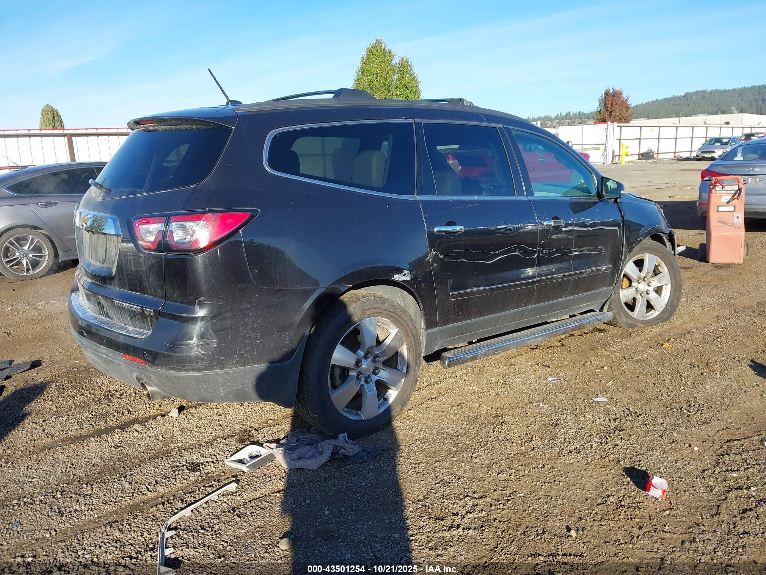 CHEVROLET TRAVERSE image 4