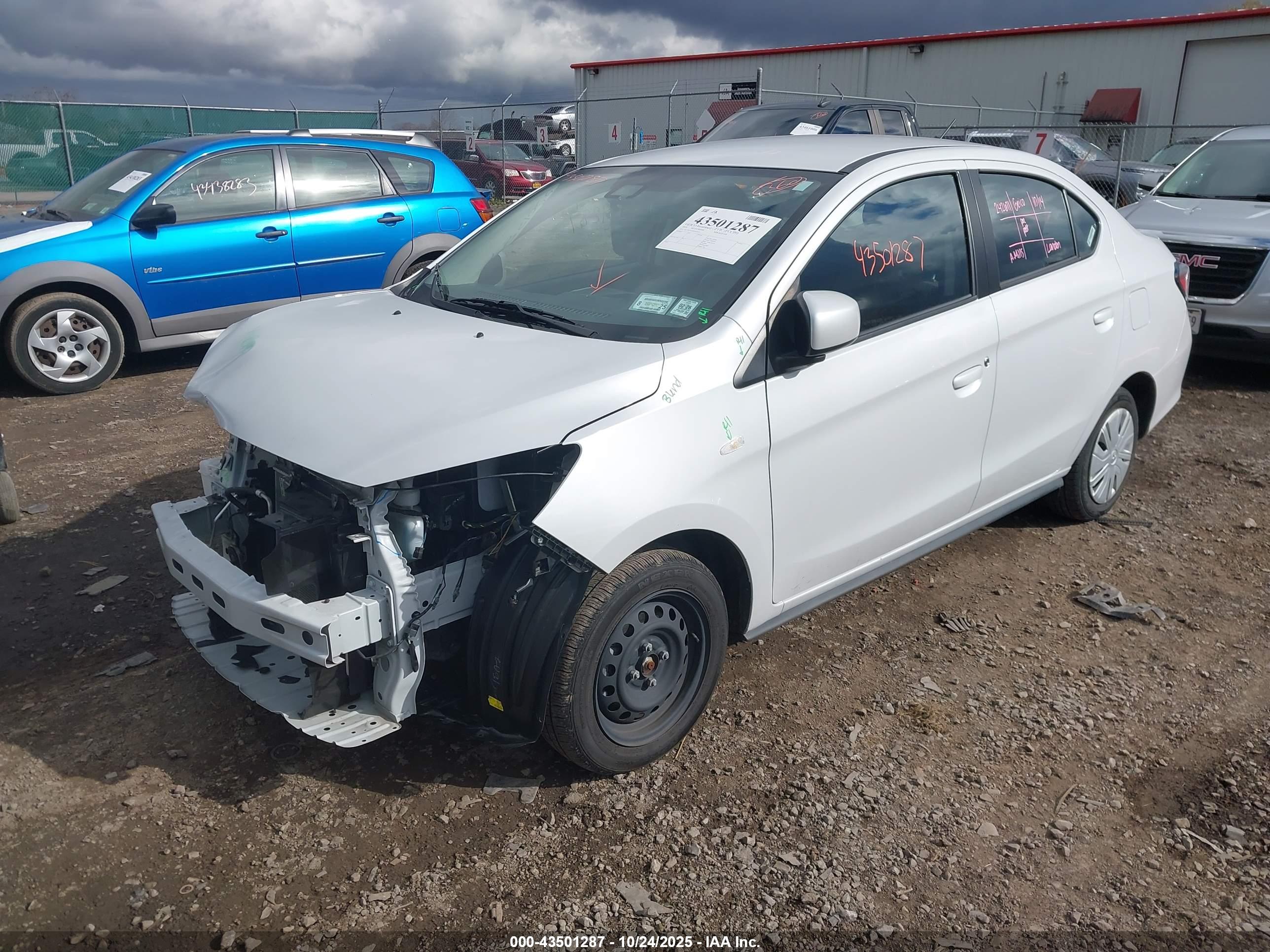 MITSUBISHI MIRAGE image 2