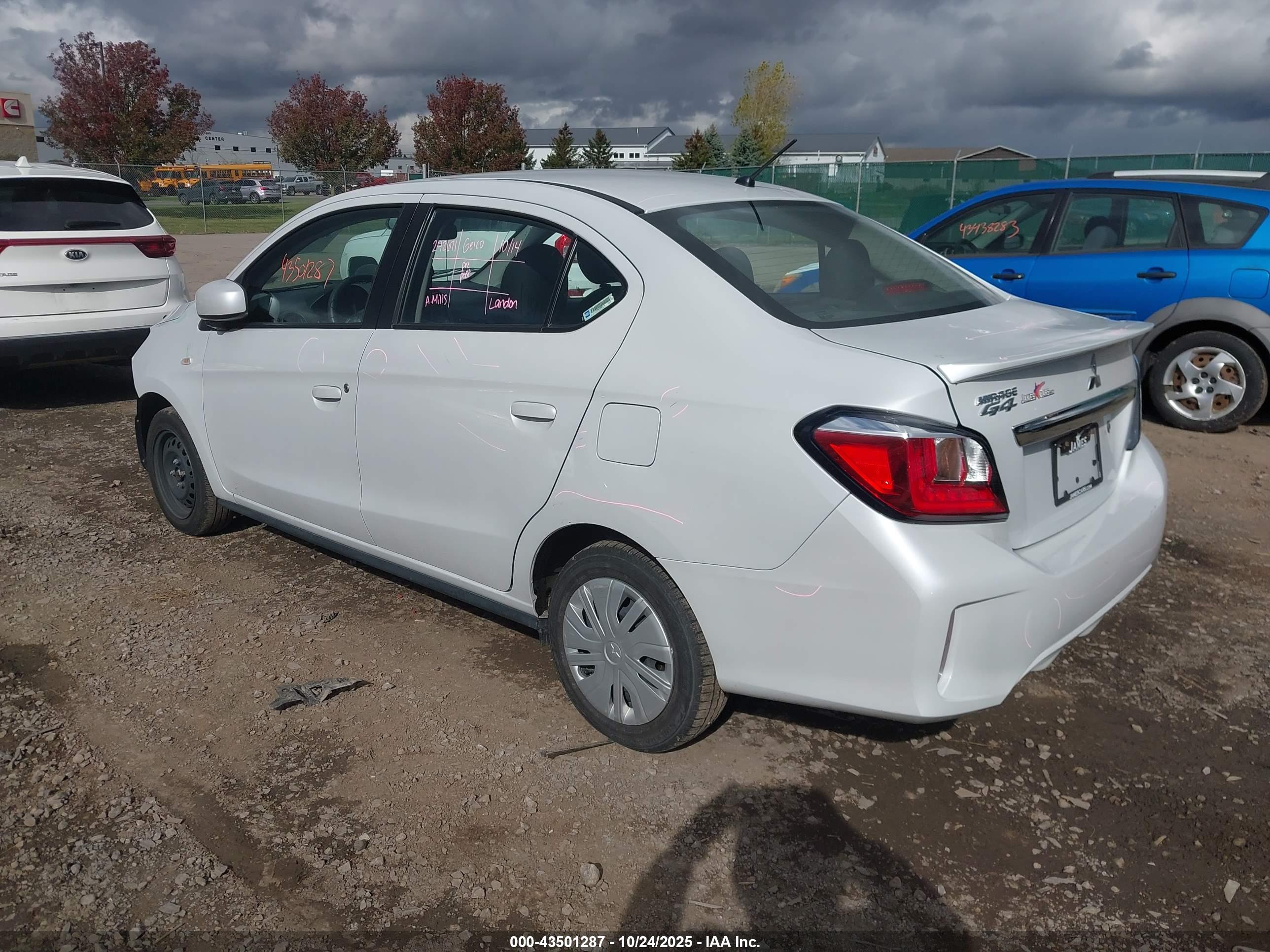 MITSUBISHI MIRAGE image 3