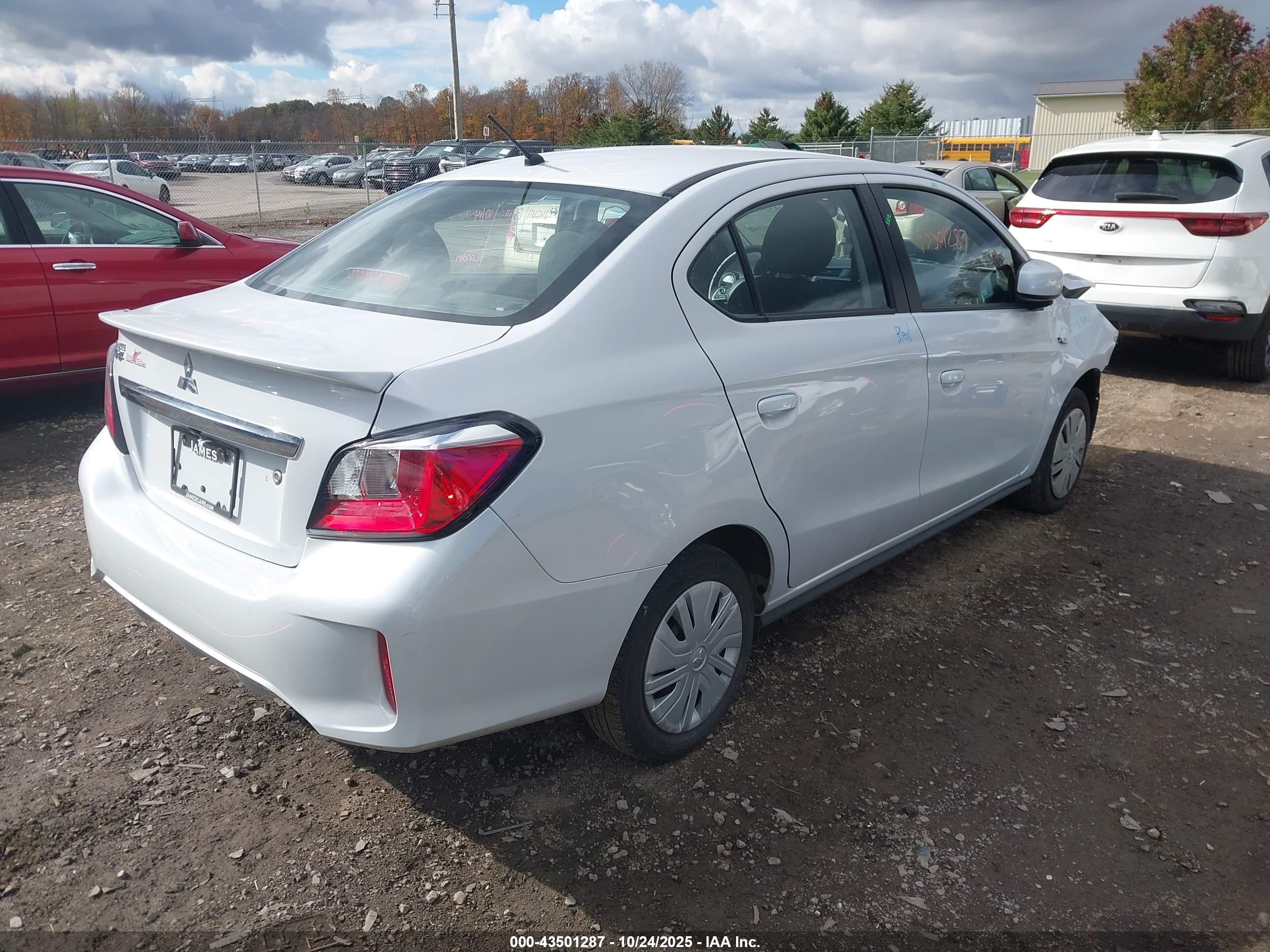 MITSUBISHI MIRAGE image 4