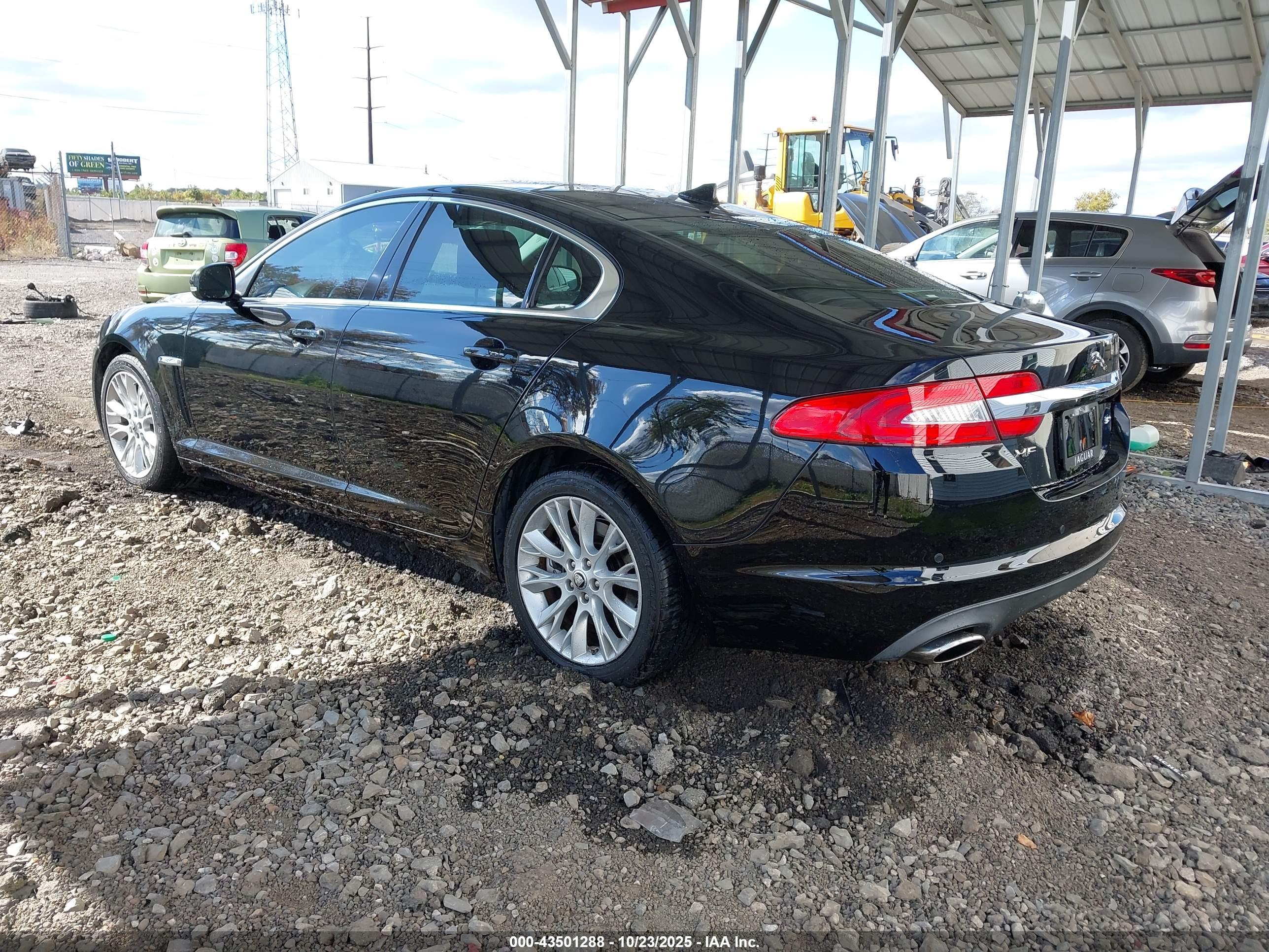 JAGUAR XF image 3