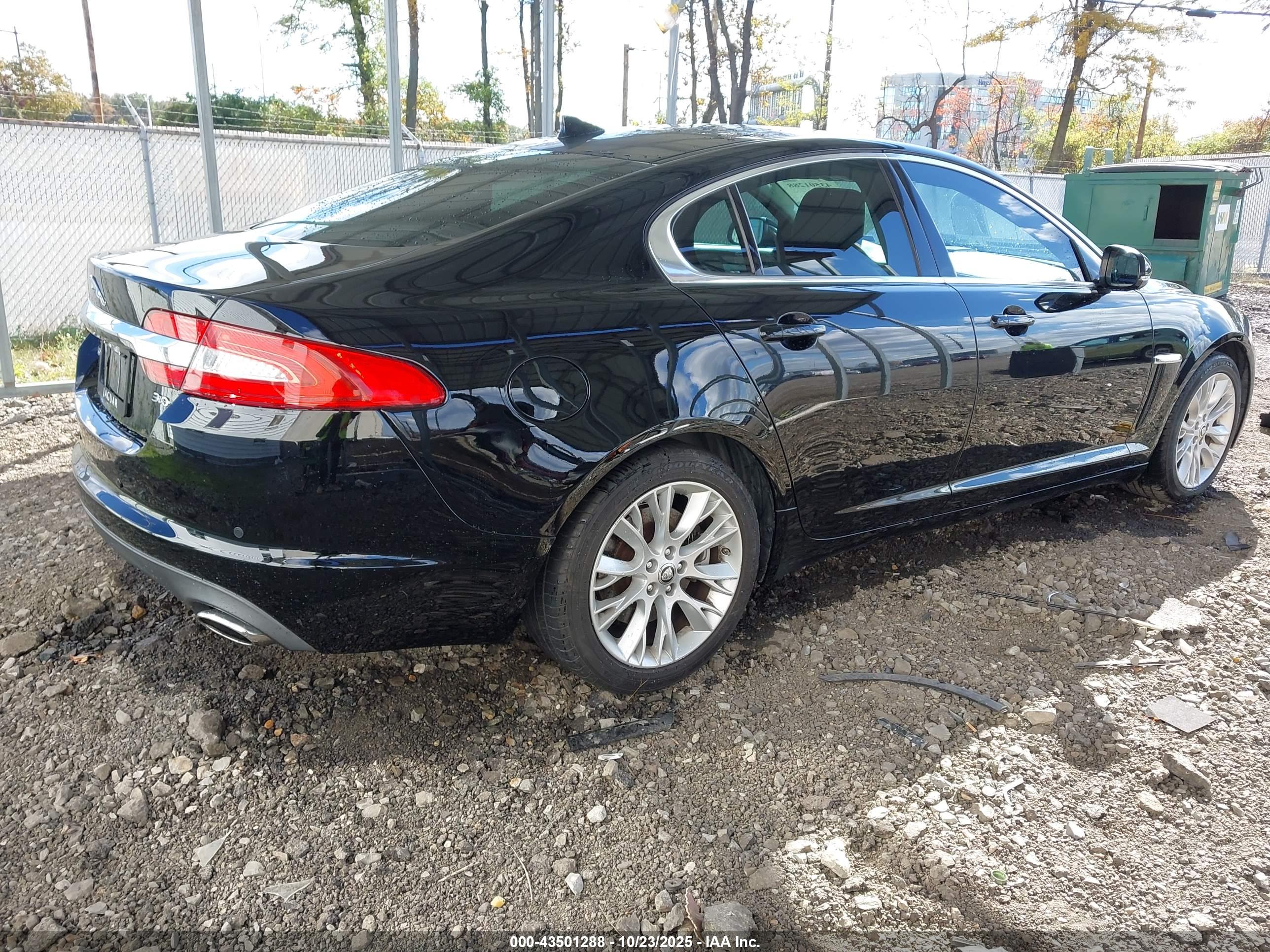 JAGUAR XF image 4