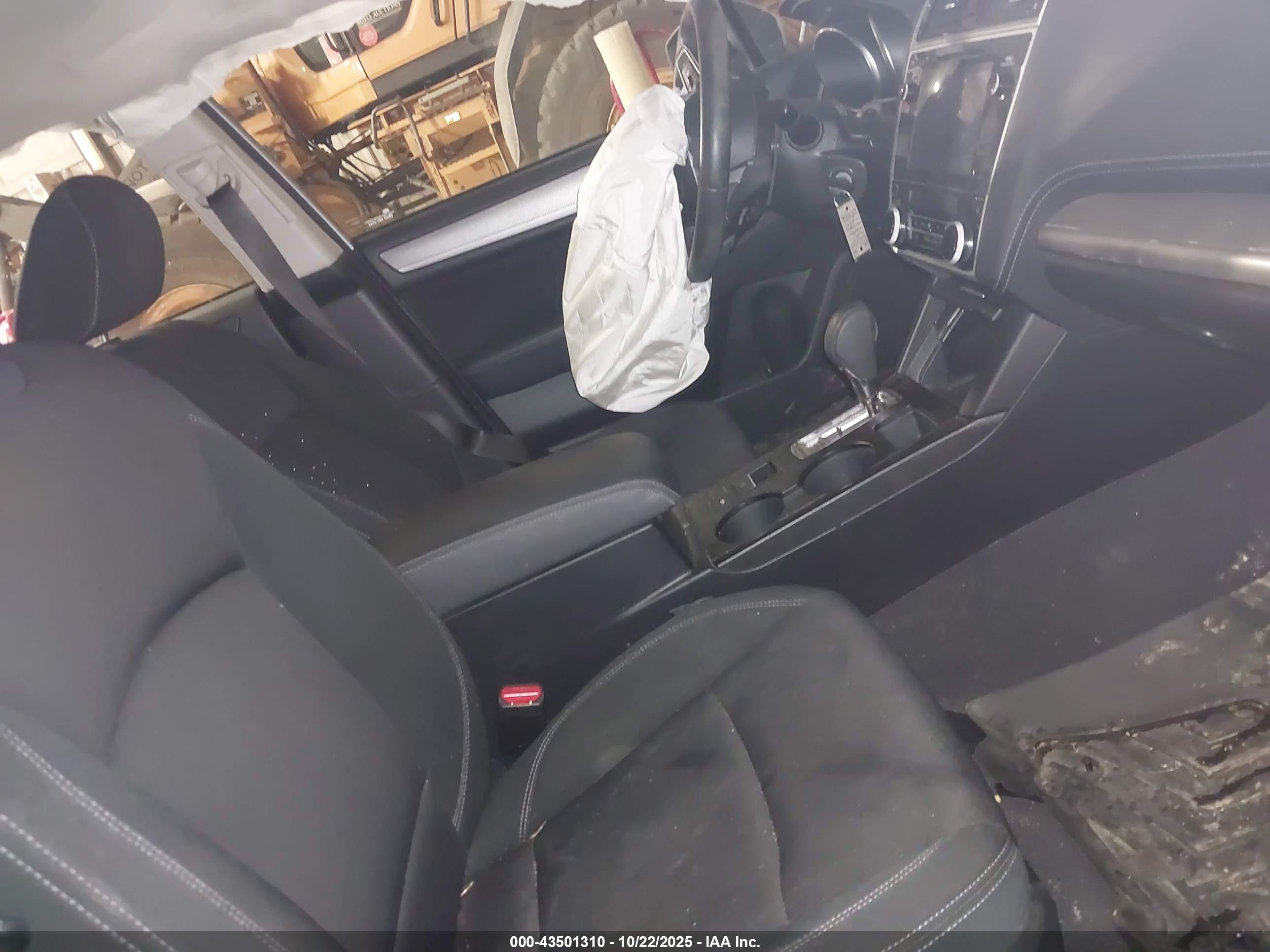 SUBARU LEGACY image 5