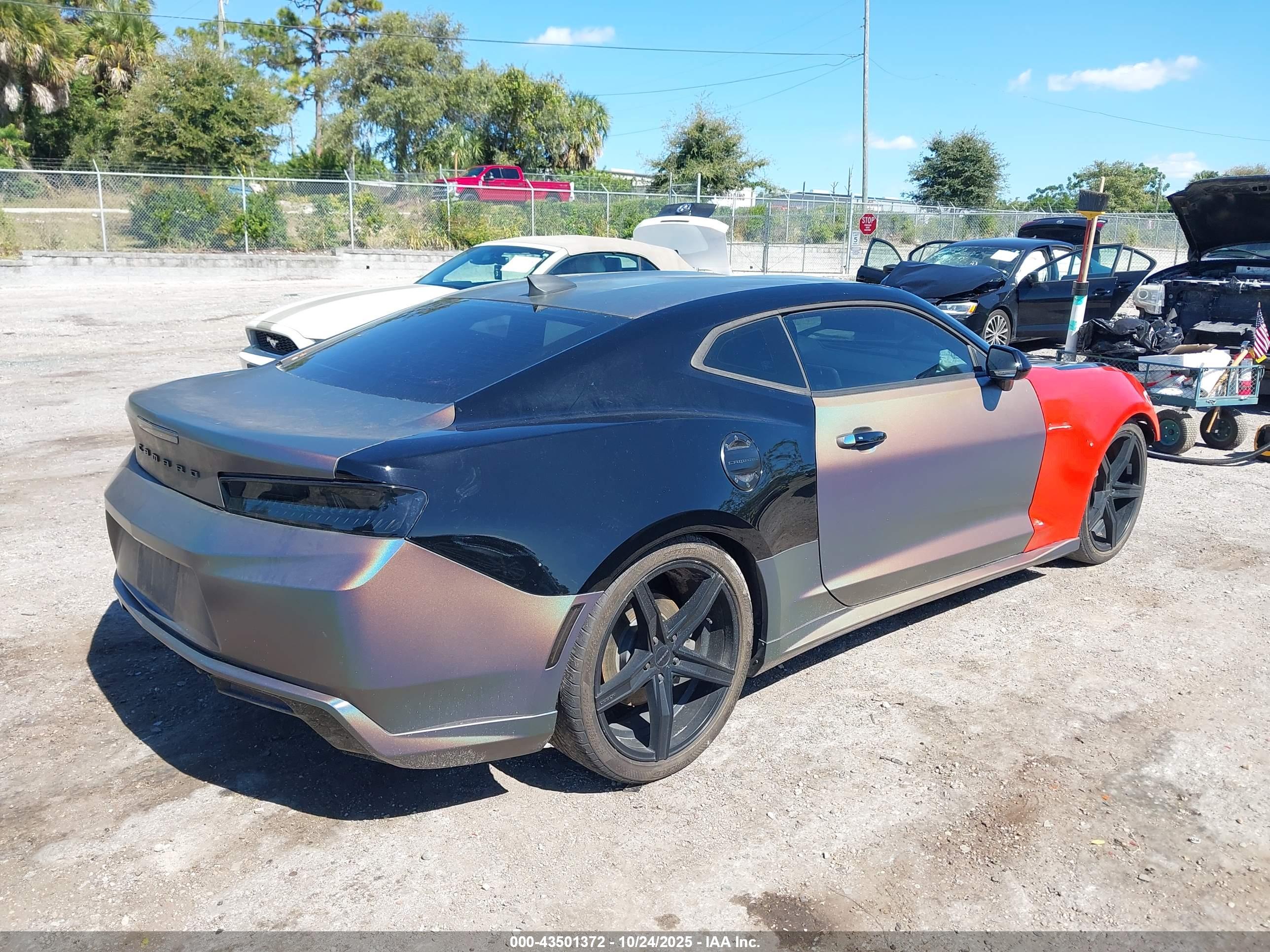 CHEVROLET CAMARO image 4