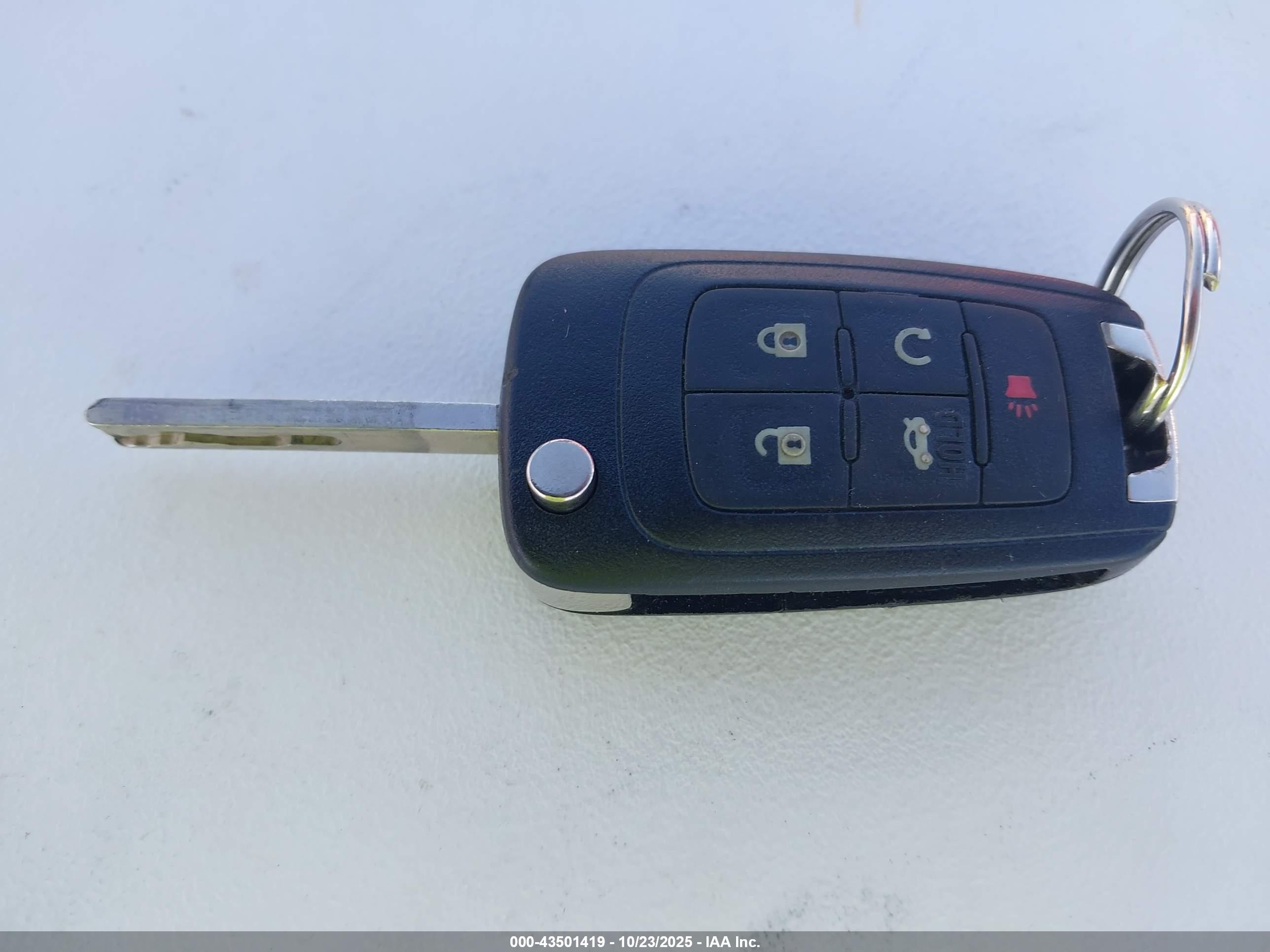 CHEVROLET EQUINOX image 11