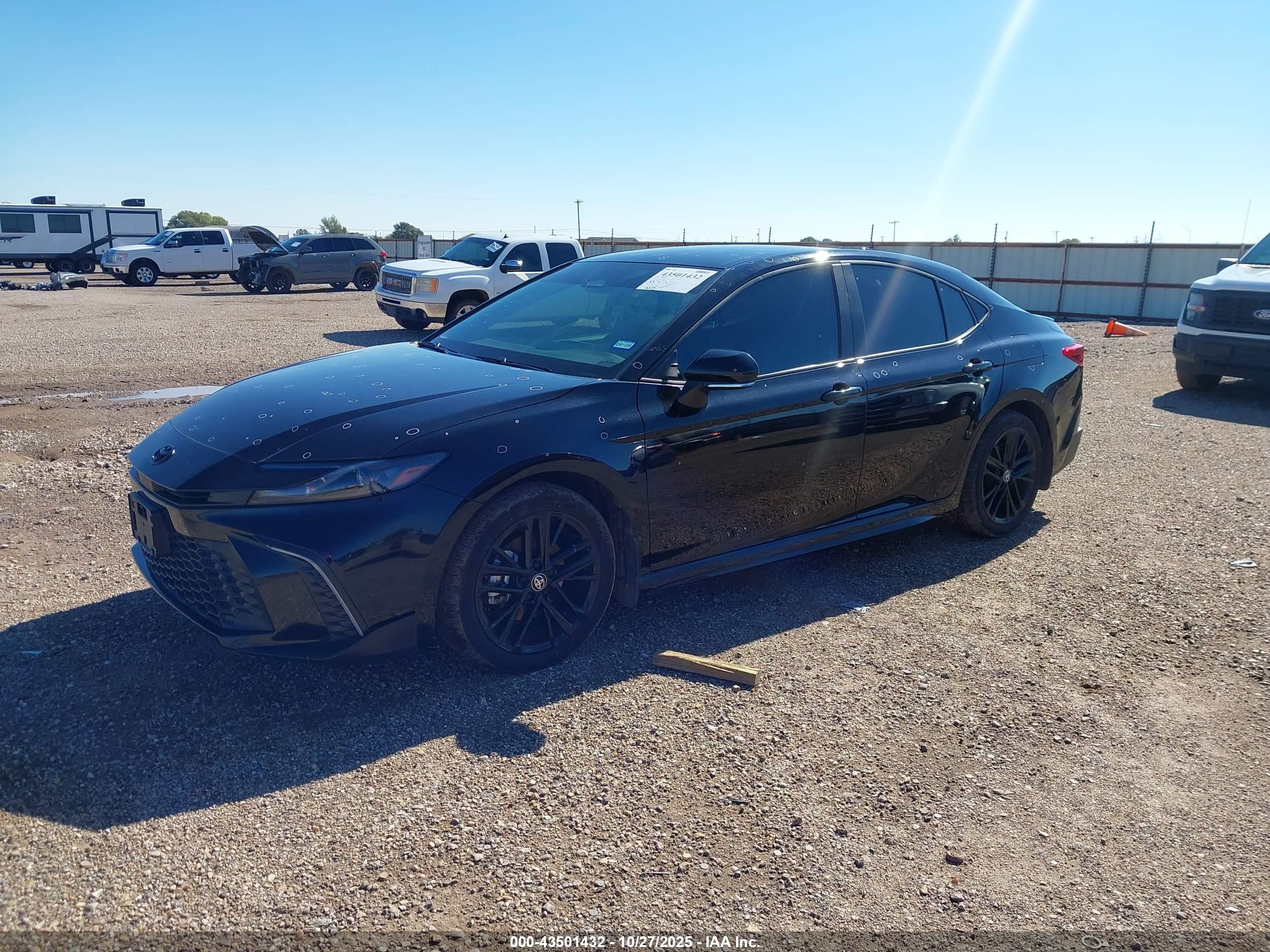 TOYOTA CAMRY image 2