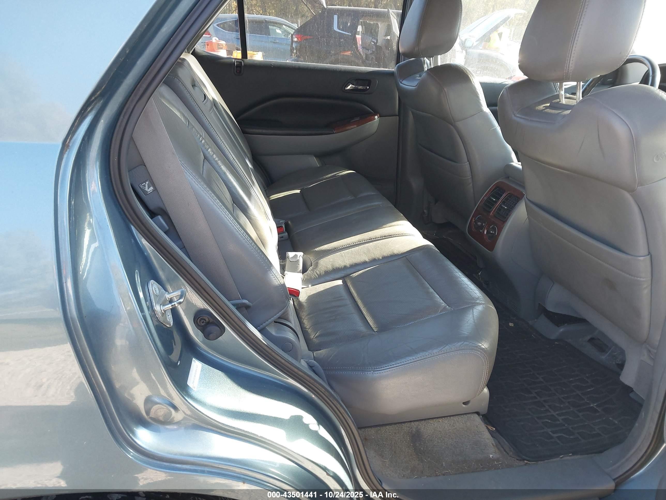 ACURA MDX image 8