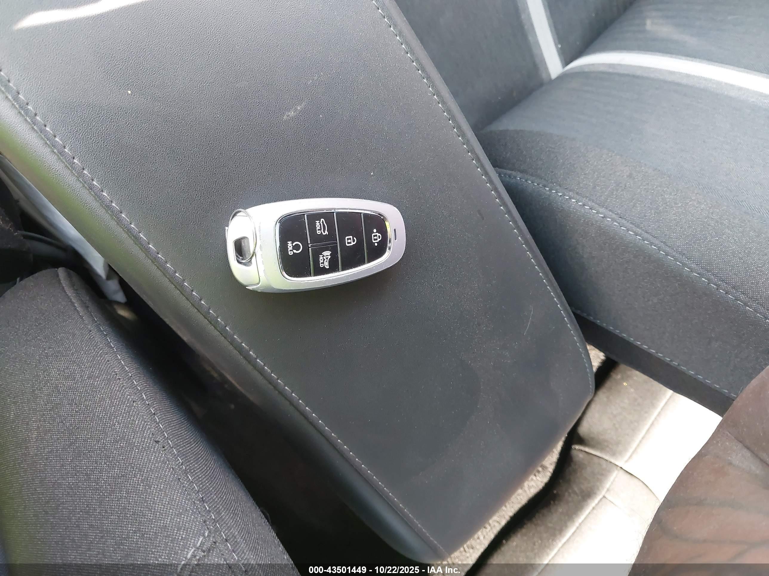 HYUNDAI SONATA image 11