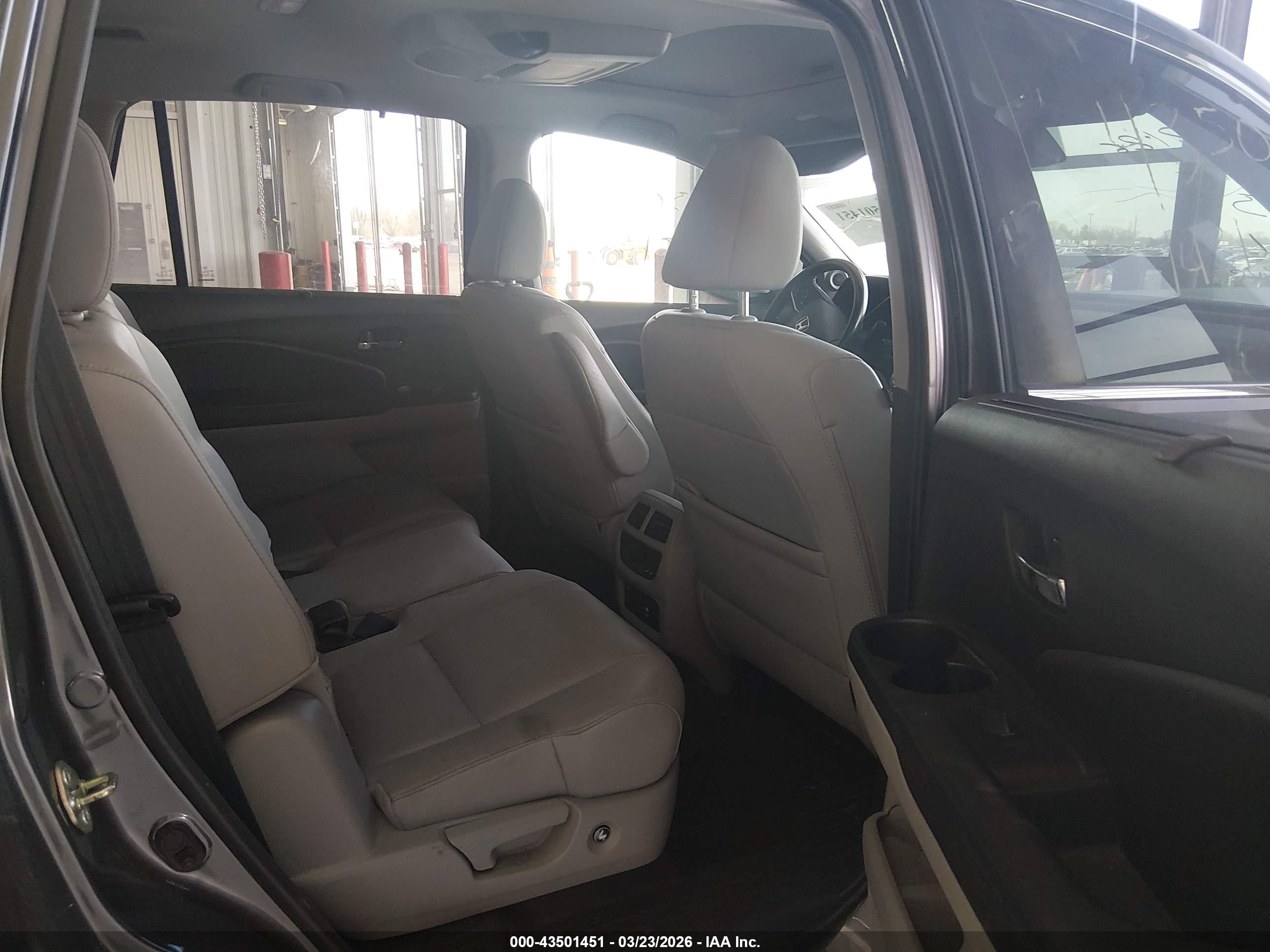 HONDA PILOT image 8