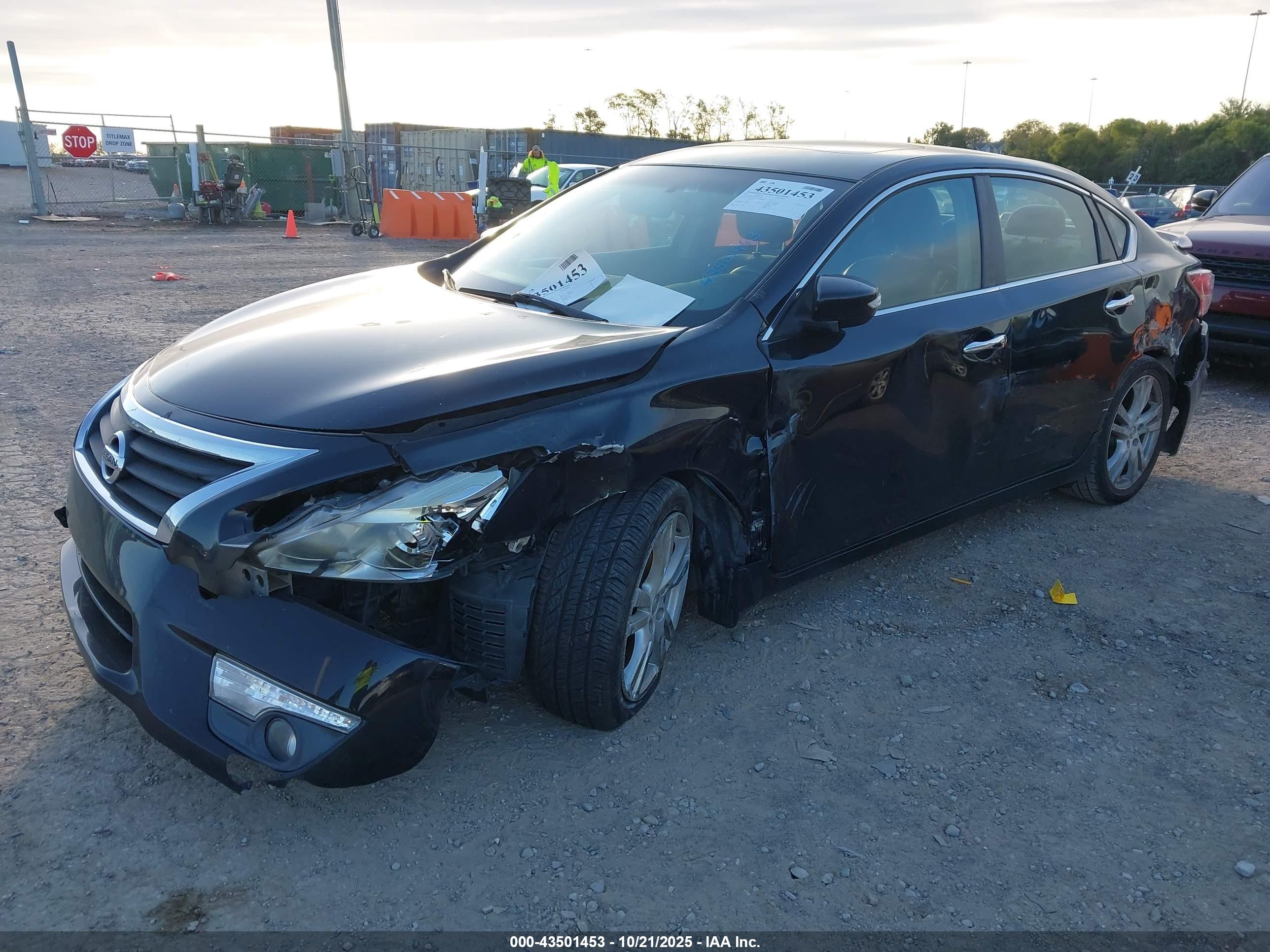 NISSAN ALTIMA image 2