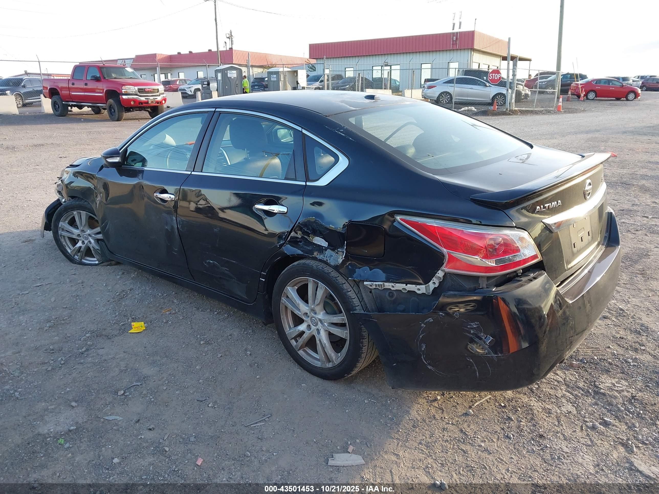 NISSAN ALTIMA image 3
