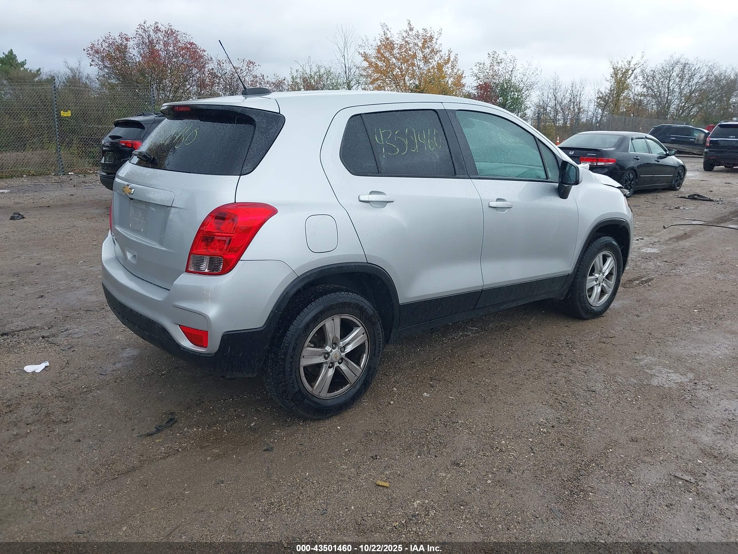 CHEVROLET TRAX image 4