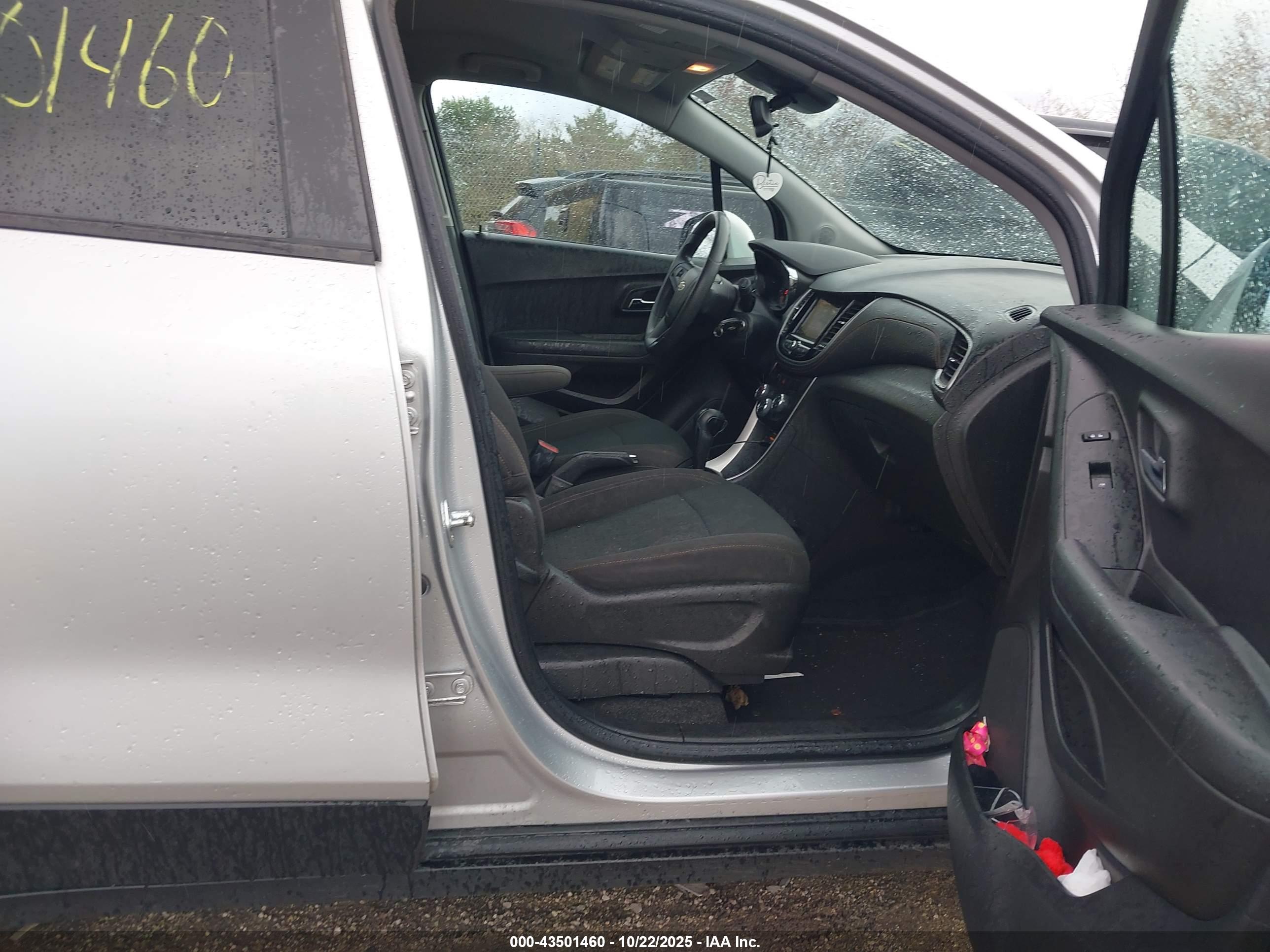 CHEVROLET TRAX image 5