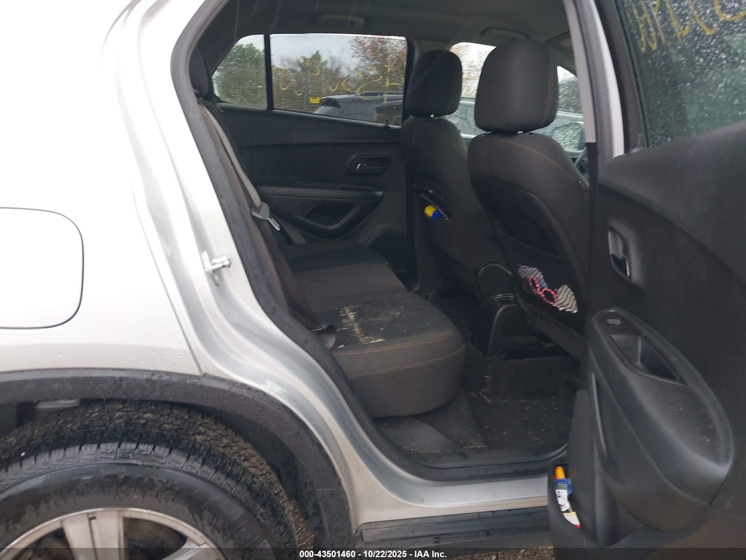 CHEVROLET TRAX image 8