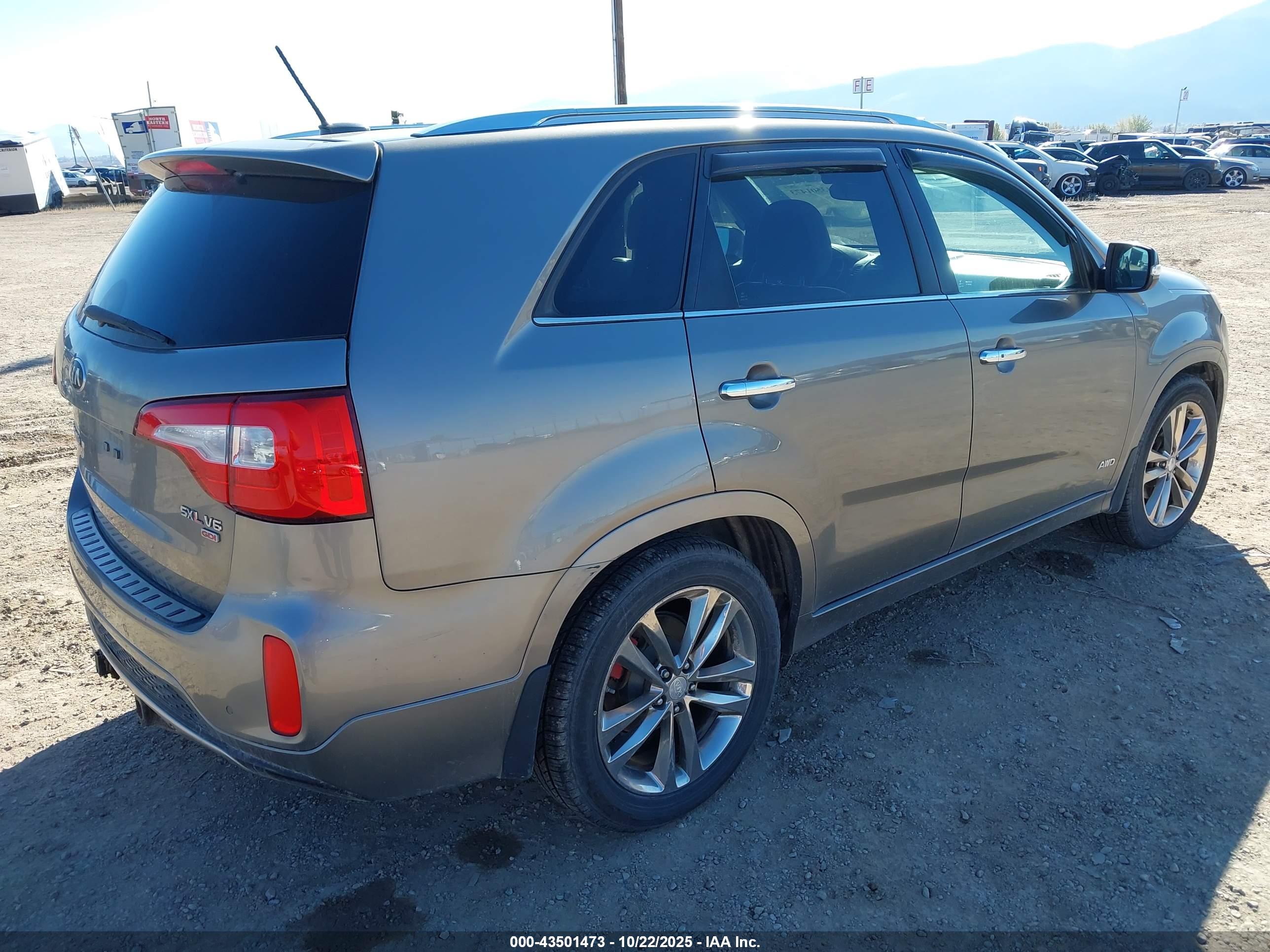 KIA SORENTO image 4