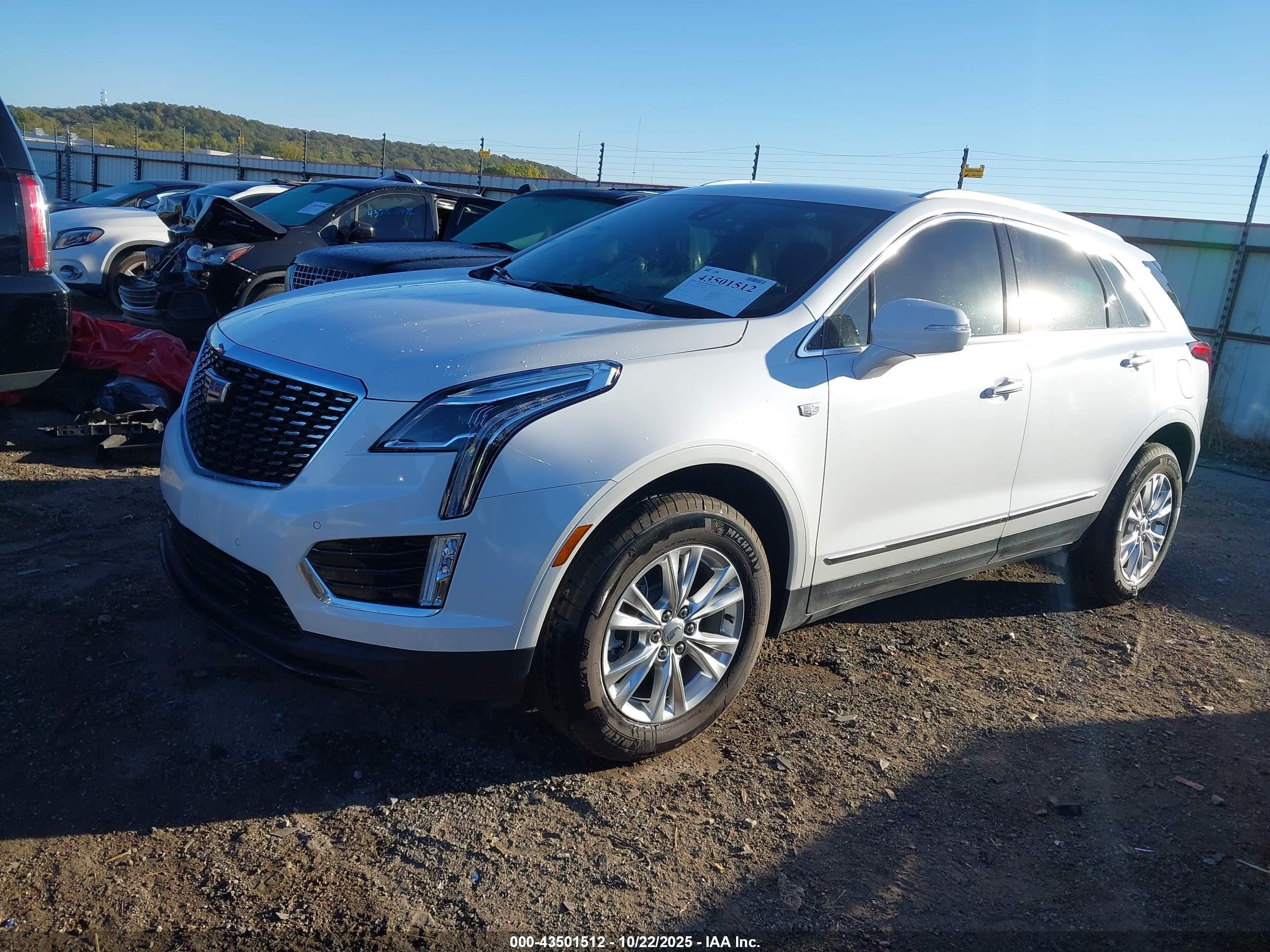 CADILLAC XT5 image 2