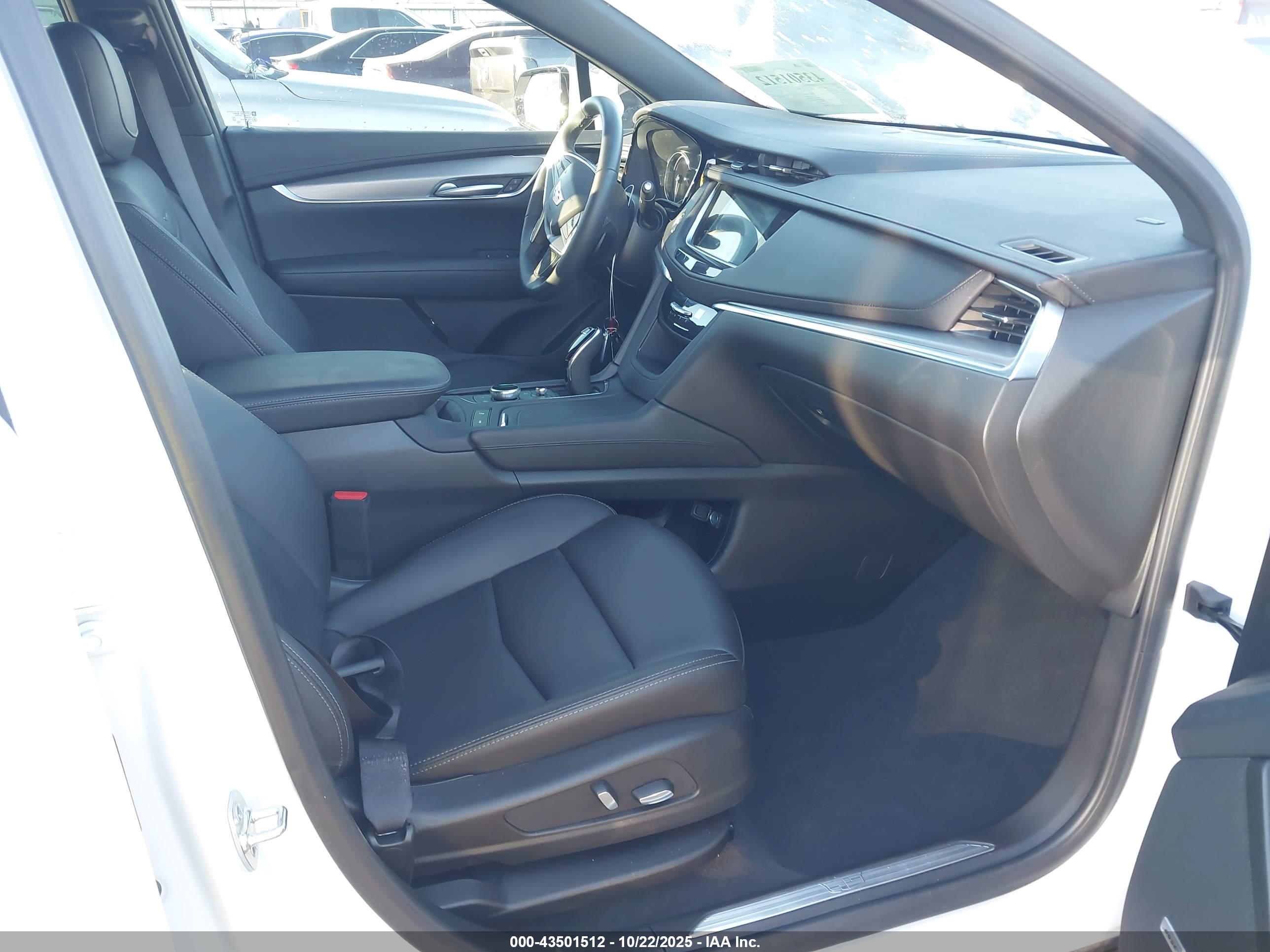 CADILLAC XT5 image 5