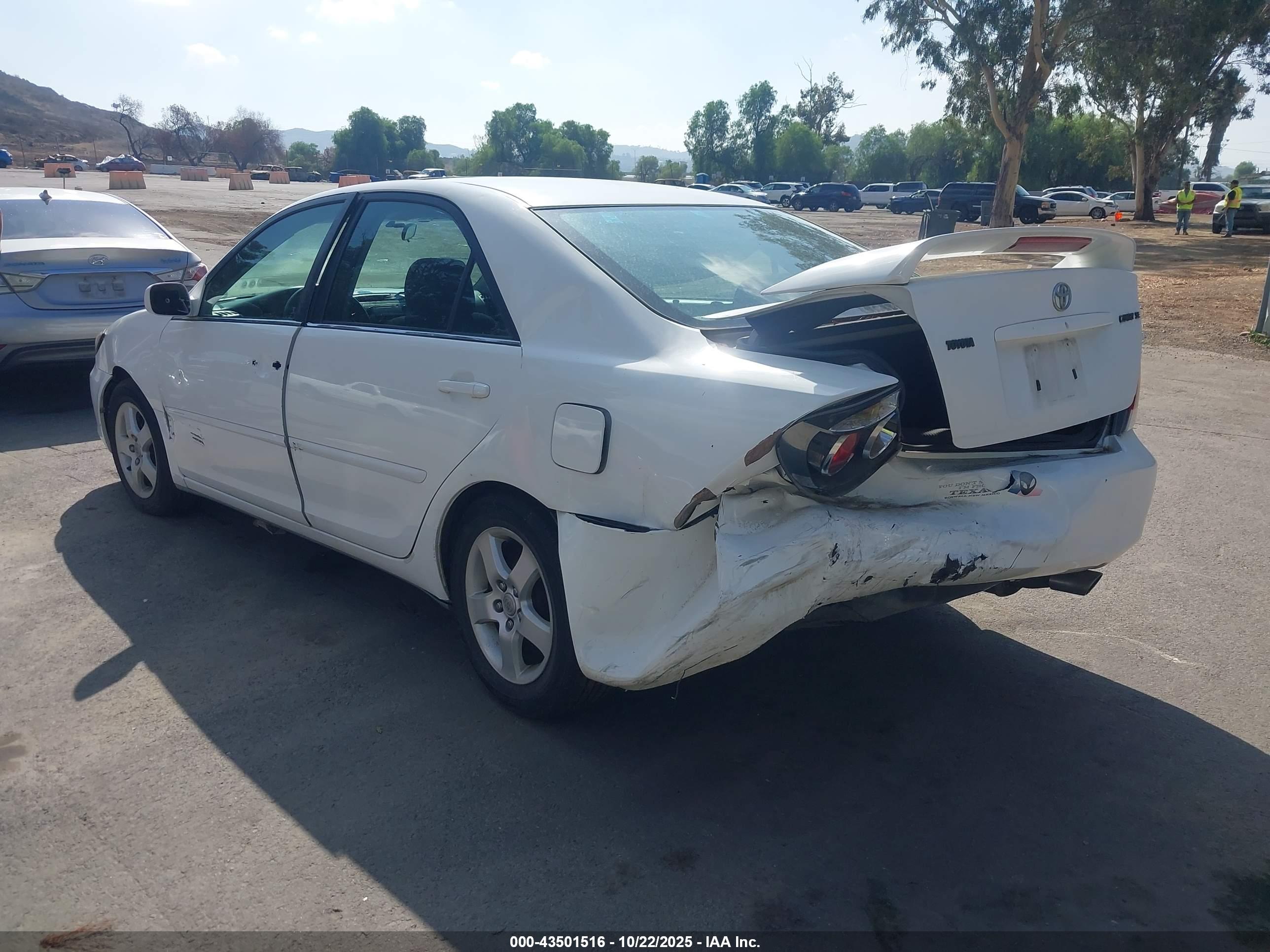 TOYOTA CAMRY image 3