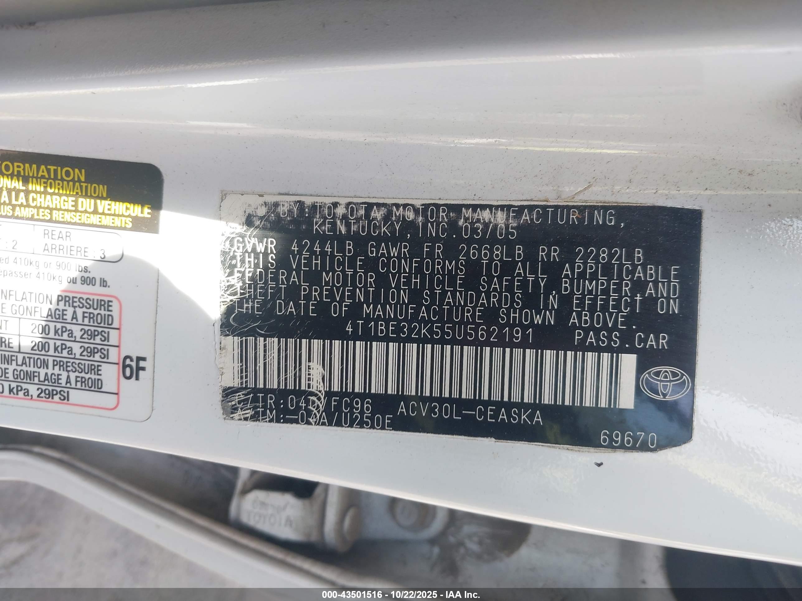 TOYOTA CAMRY image 9
