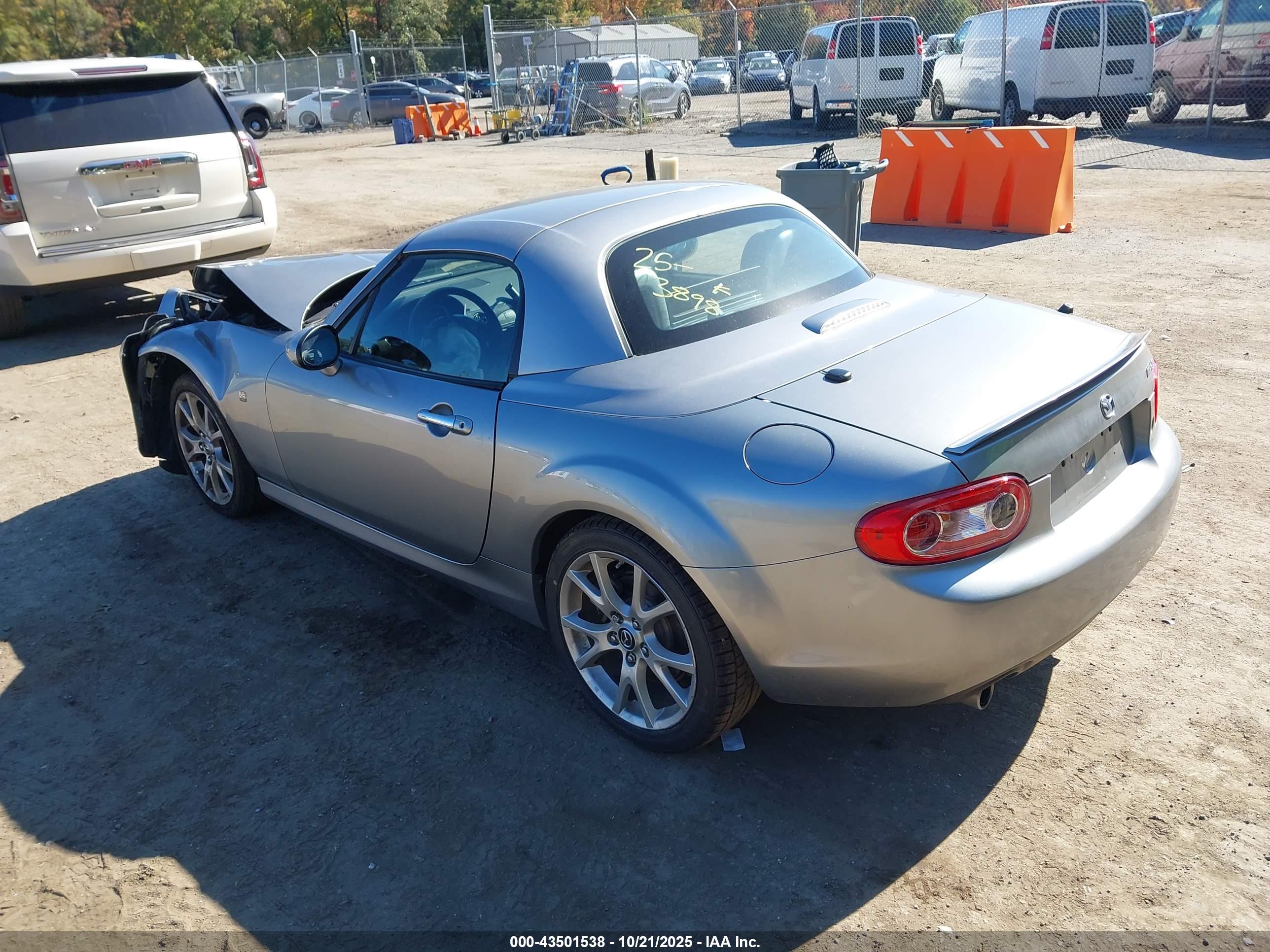 MAZDA MX-5 image 3