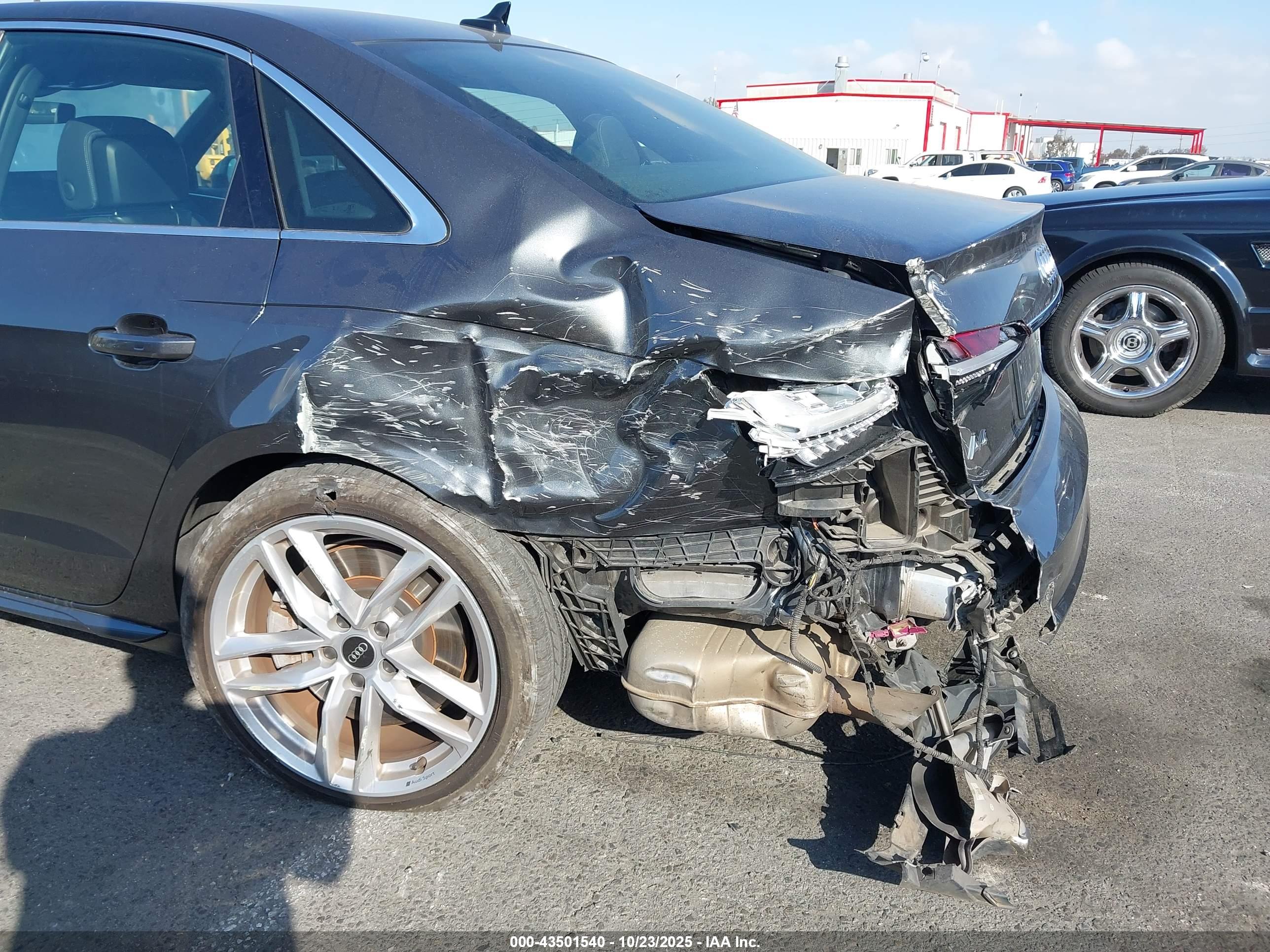 AUDI A4 image 6