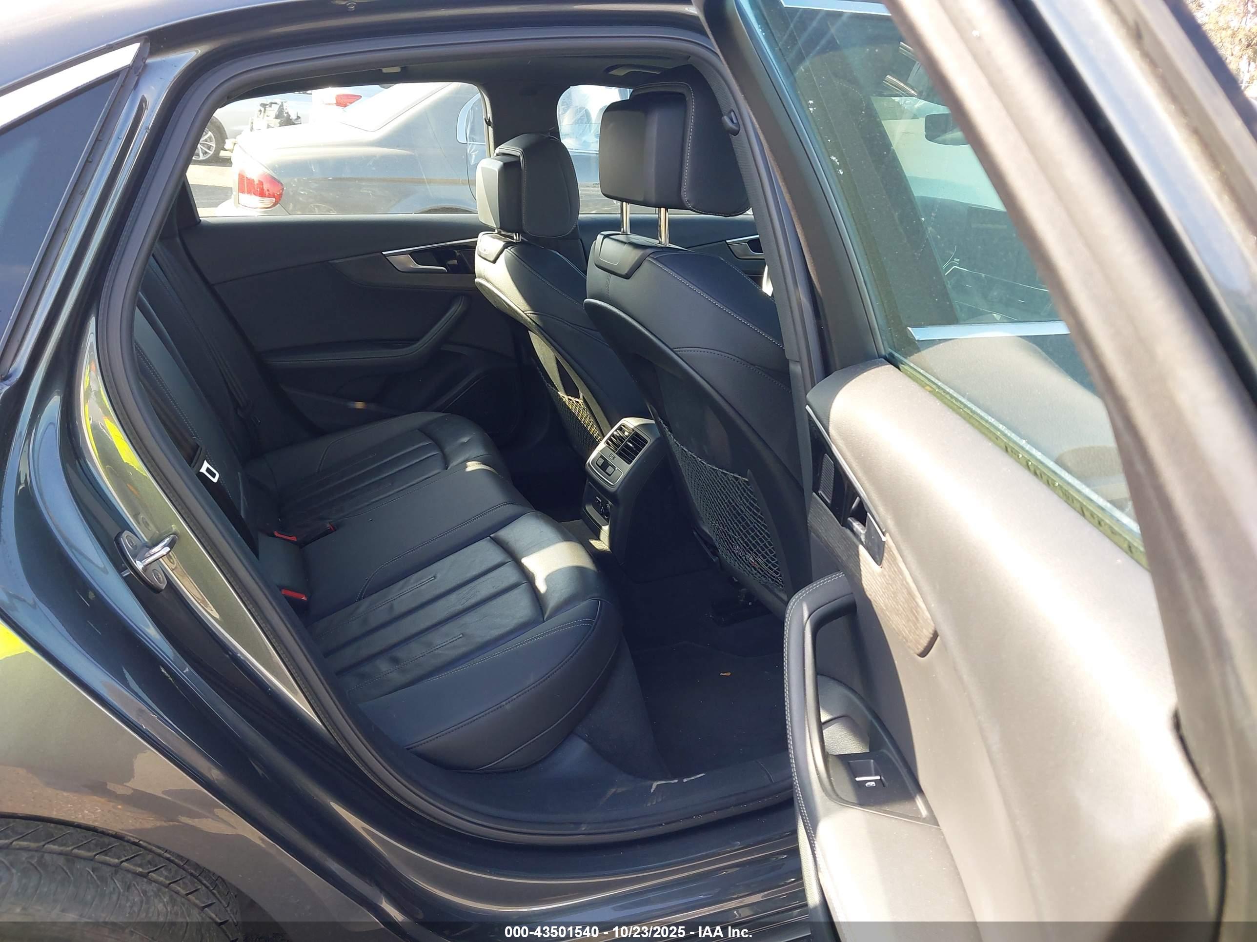 AUDI A4 image 8