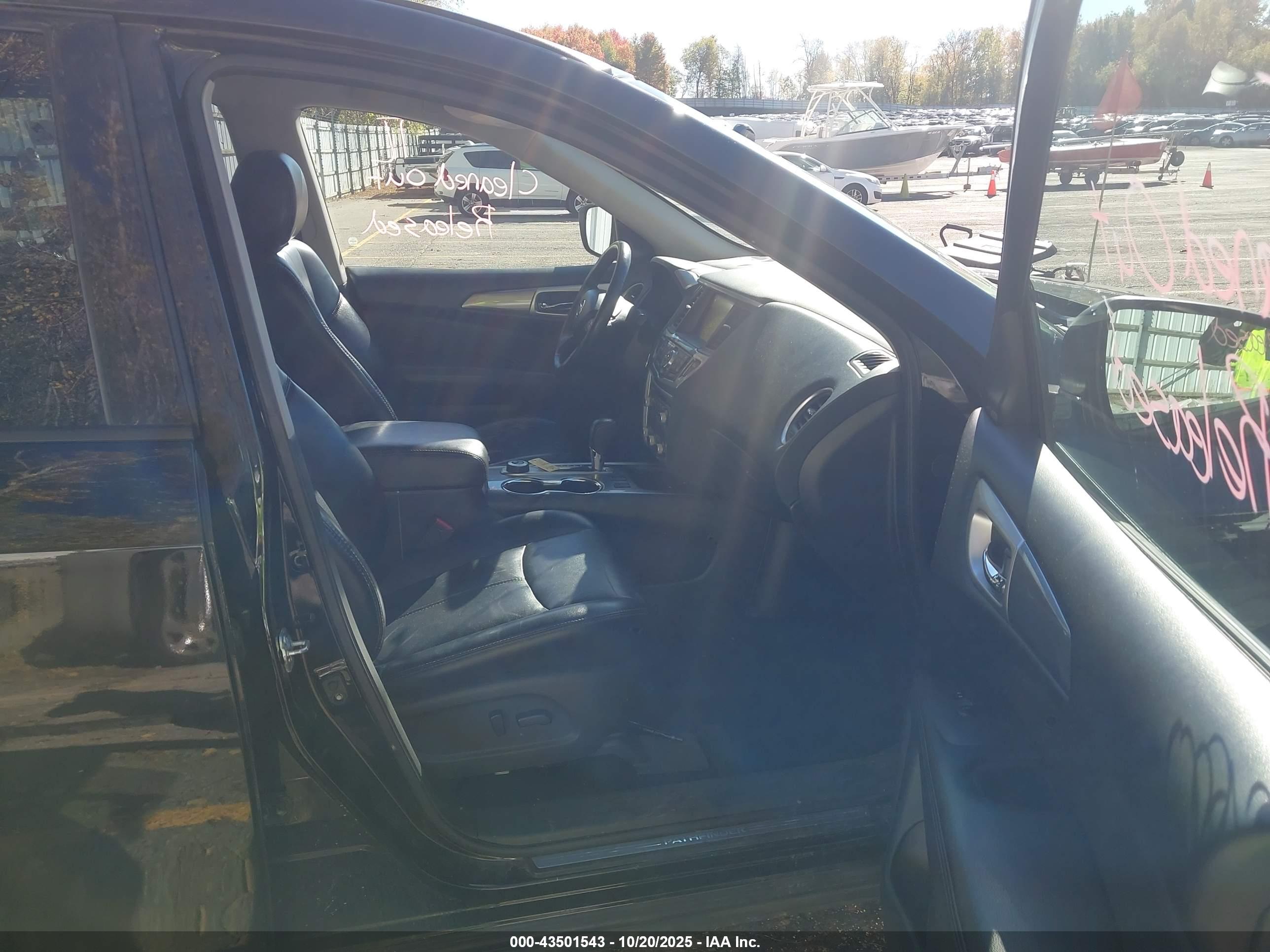 NISSAN PATHFINDER image 5