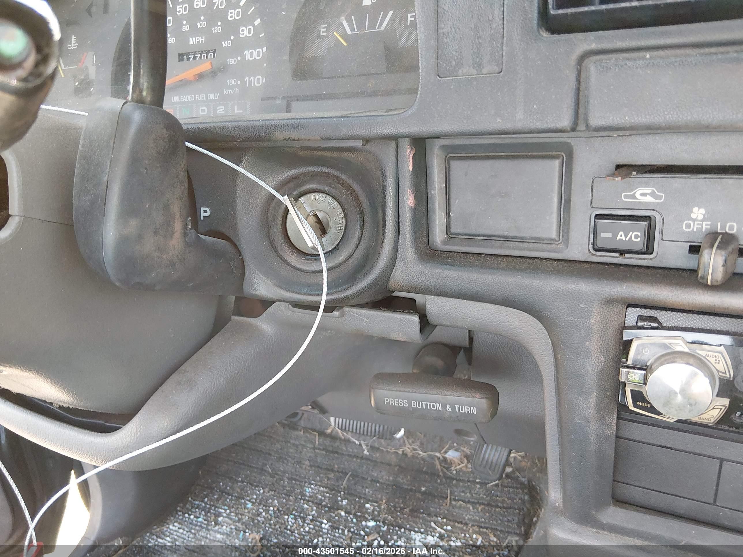 TOYOTA PICKUP image 11